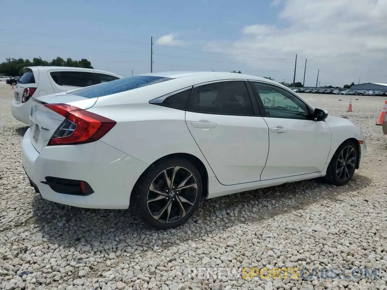 3 fotografías del automóvil dañado 2HGFC2F8XKH521902 HONDA CIVIC 2019