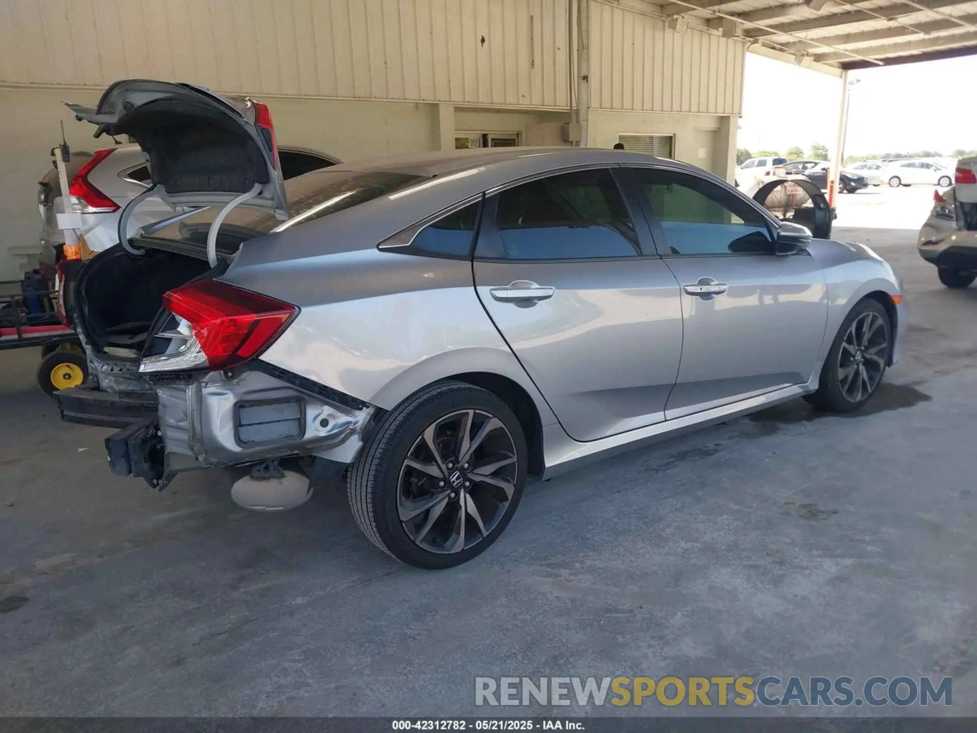 4 fotografías del automóvil dañado 2HGFC2F8XKH579802 HONDA CIVIC 2019