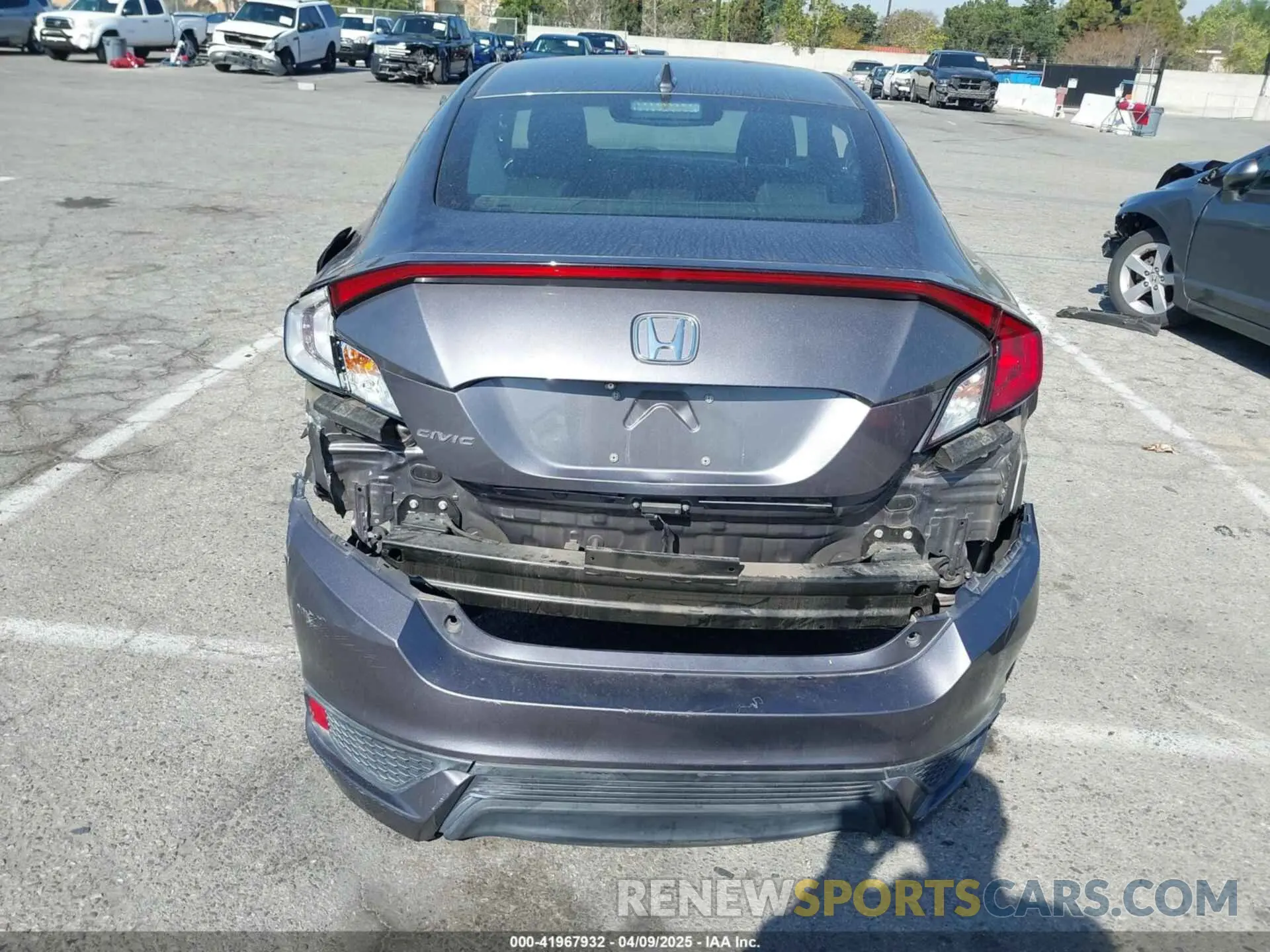 17 fotografías del automóvil dañado 2HGFC3B31KH353602 HONDA CIVIC 2019