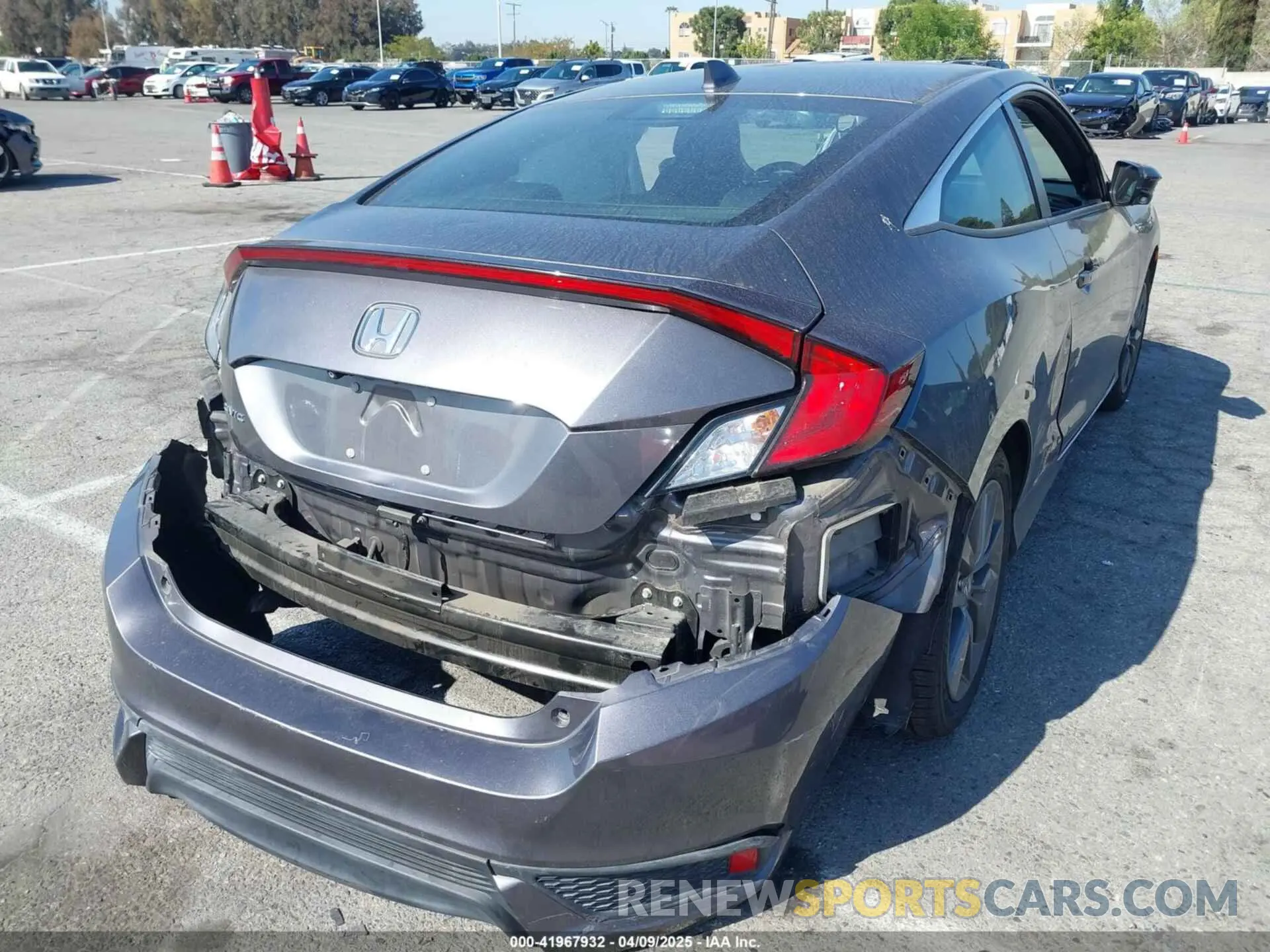 4 fotografías del automóvil dañado 2HGFC3B31KH353602 HONDA CIVIC 2019