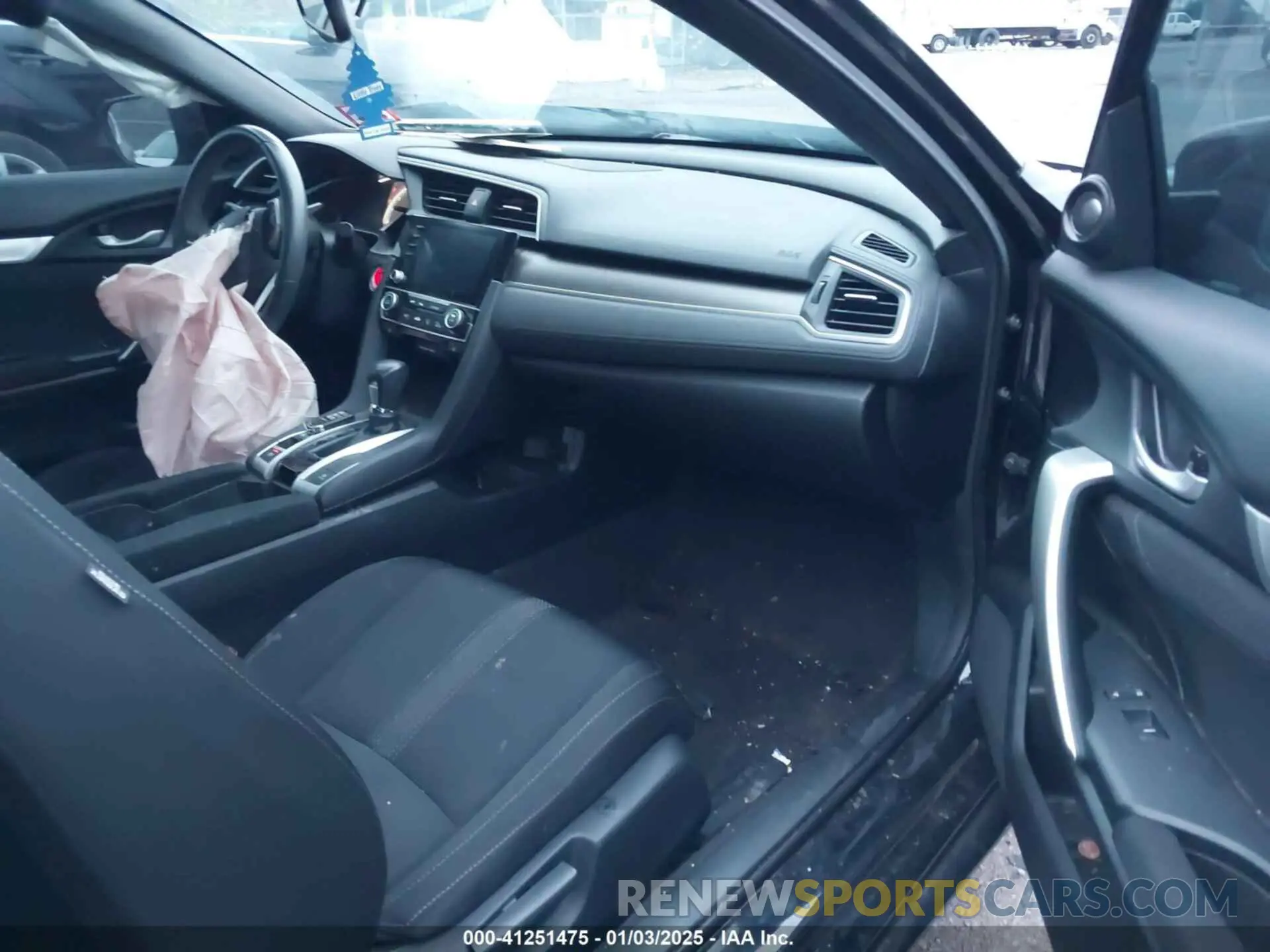 5 fotografías del automóvil dañado 2HGFC3B36KH357046 HONDA CIVIC 2019