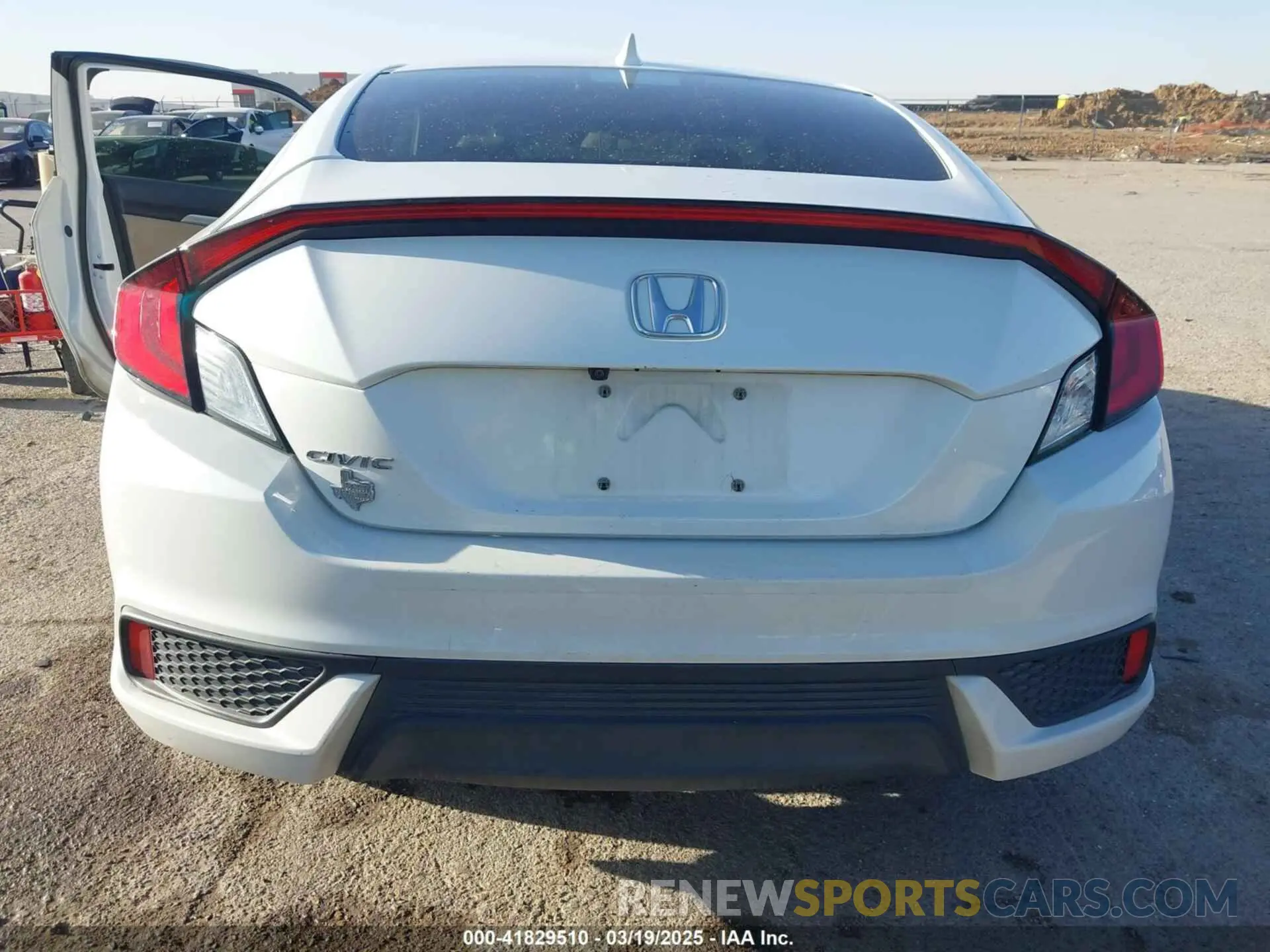 16 fotografías del automóvil dañado 2HGFC3B36KH357449 HONDA CIVIC 2019