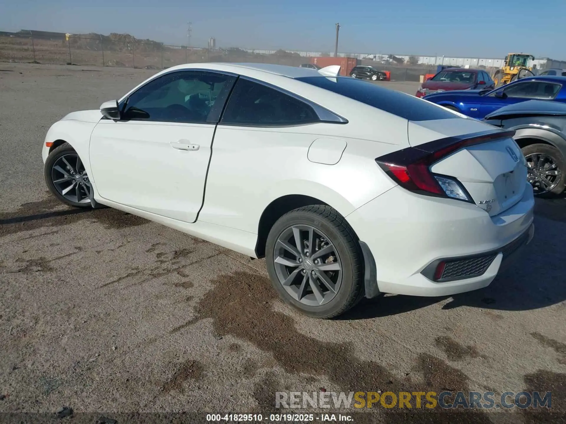 3 fotografías del automóvil dañado 2HGFC3B36KH357449 HONDA CIVIC 2019