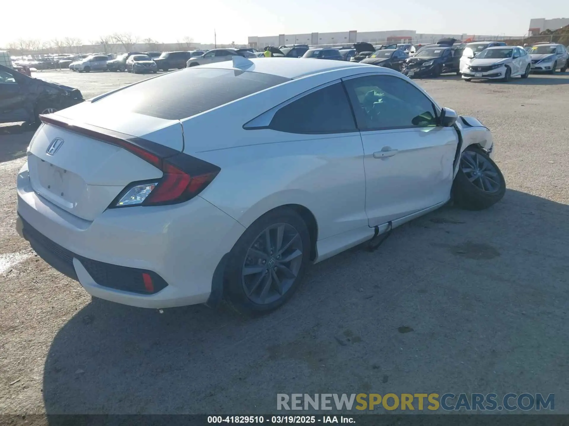 4 fotografías del automóvil dañado 2HGFC3B36KH357449 HONDA CIVIC 2019