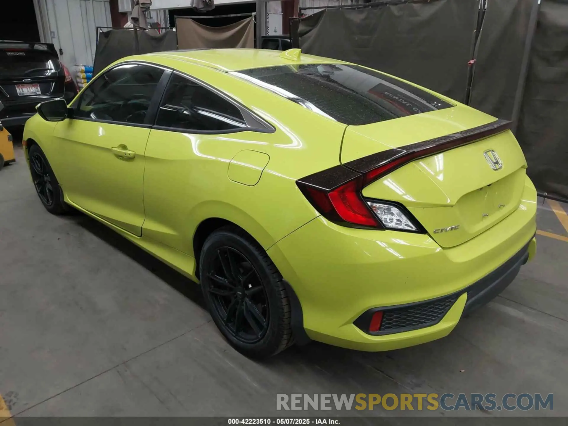 3 fotografías del automóvil dañado 2HGFC3B38KH352334 HONDA CIVIC 2019