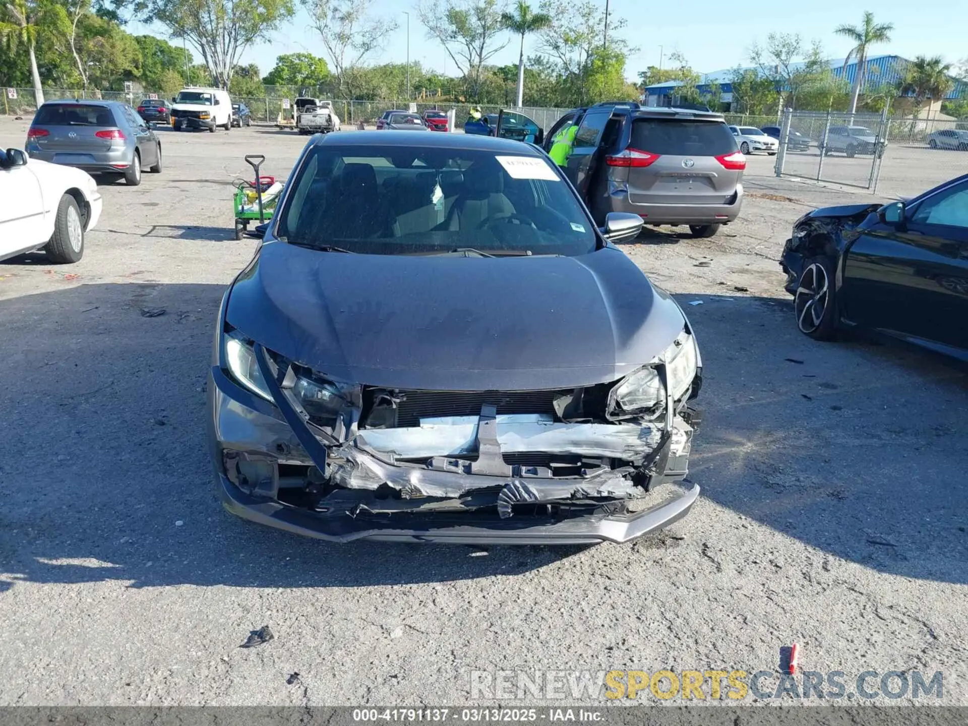 12 fotografías del automóvil dañado 2HGFC4B62KH301007 HONDA CIVIC 2019