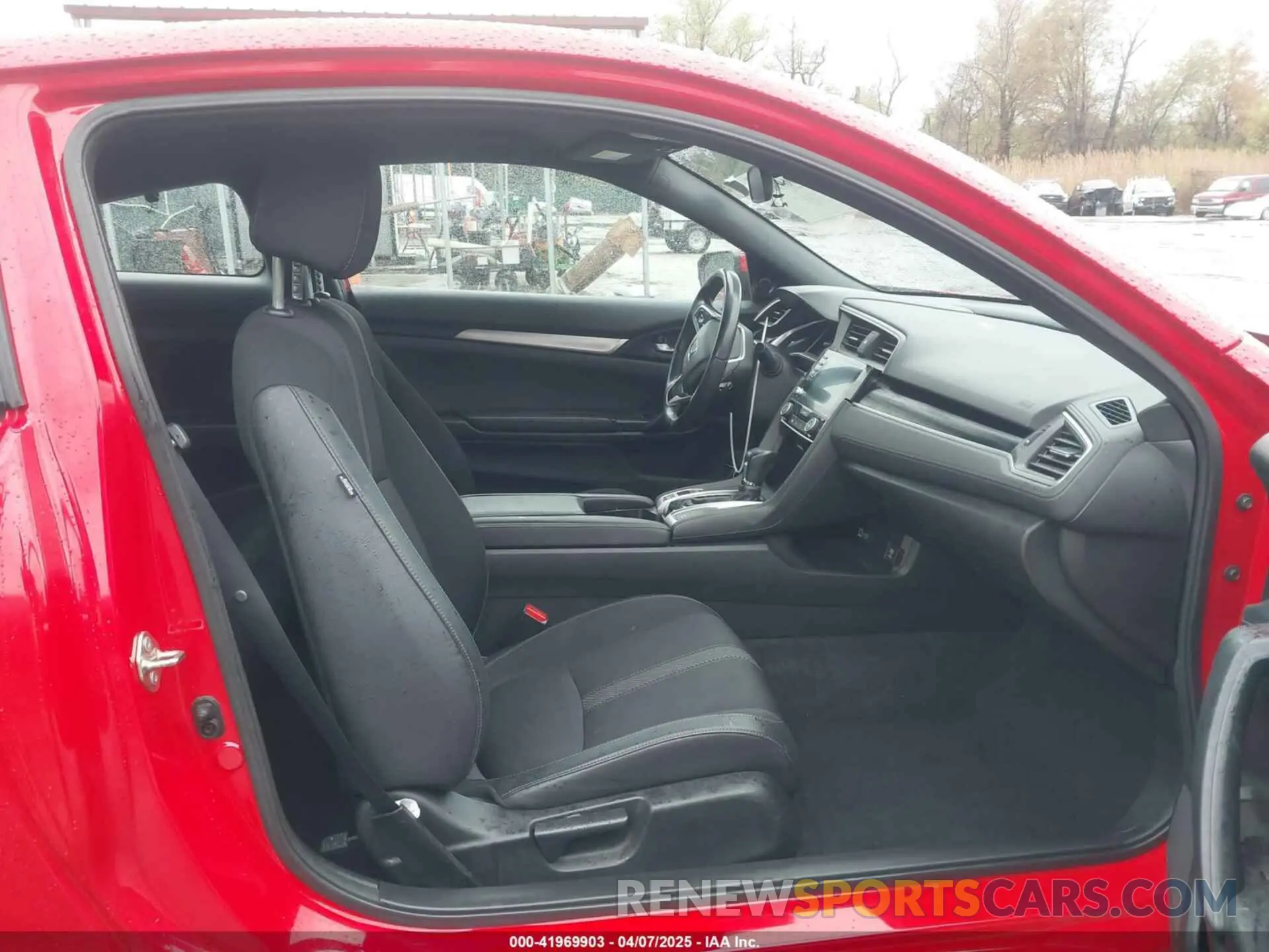 5 fotografías del automóvil dañado 2HGFC4B80KH303422 HONDA CIVIC 2019