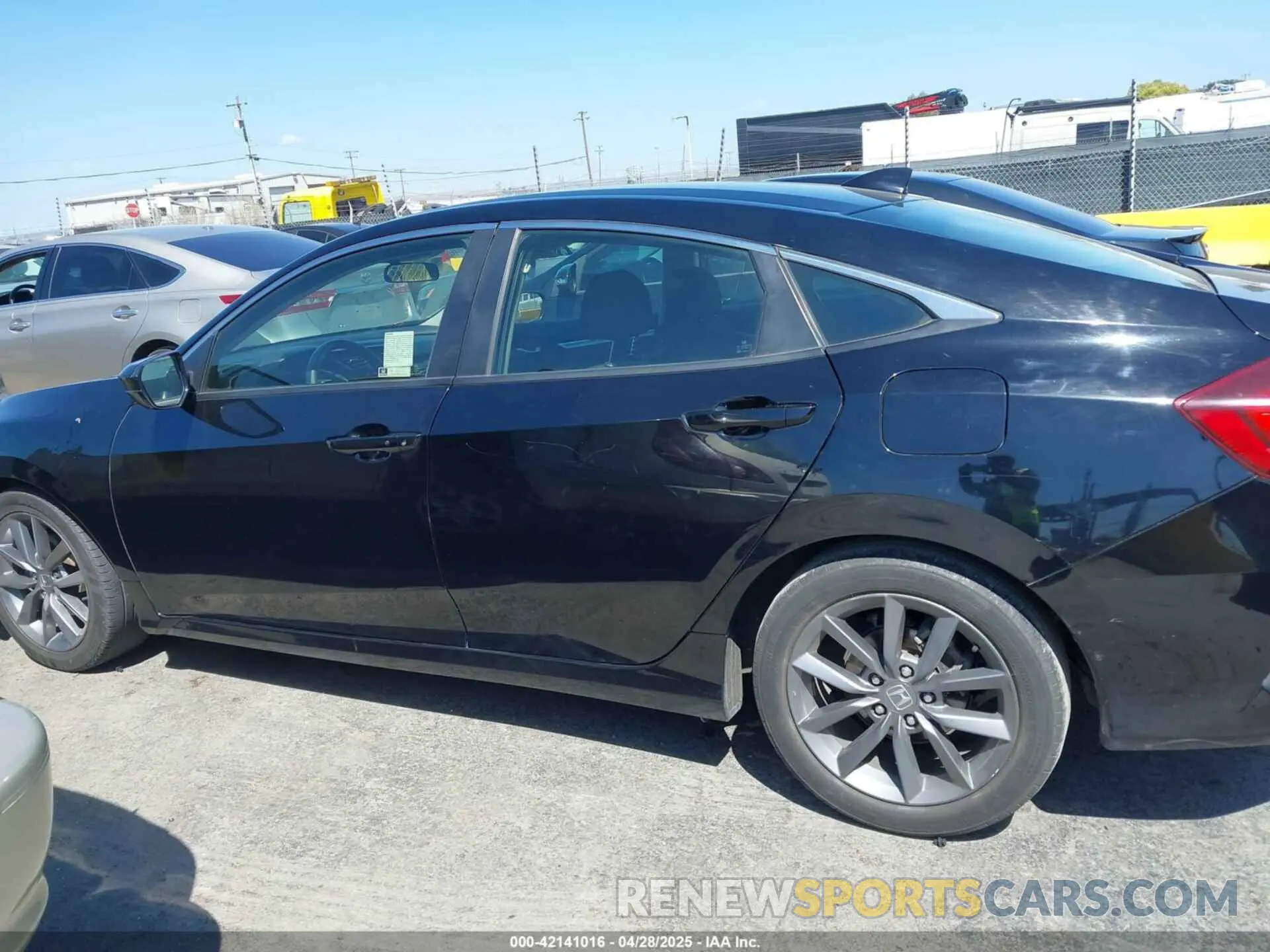 15 fotografías del automóvil dañado JHMFC1F32KX006092 HONDA CIVIC 2019