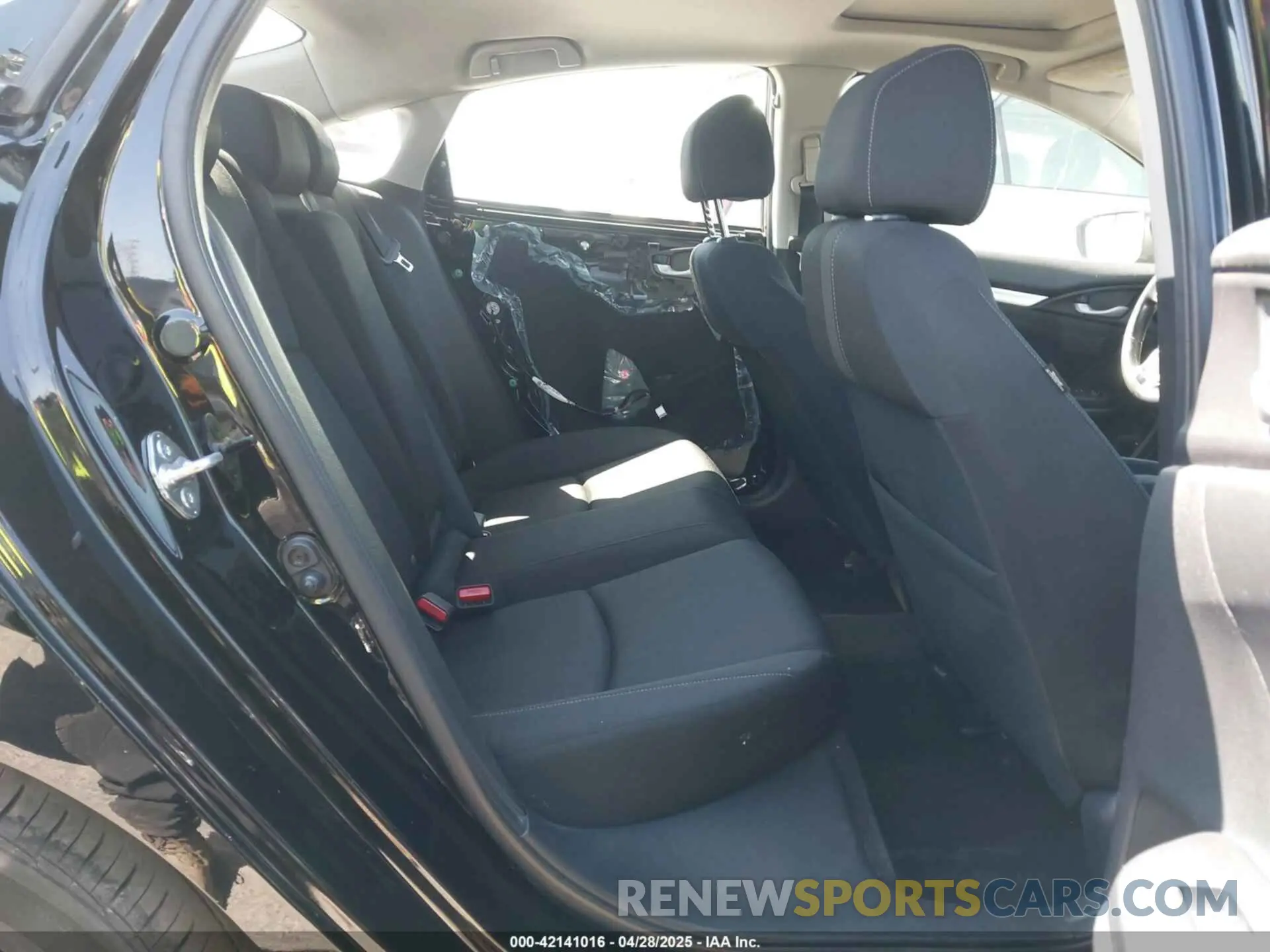 8 fotografías del automóvil dañado JHMFC1F32KX006092 HONDA CIVIC 2019