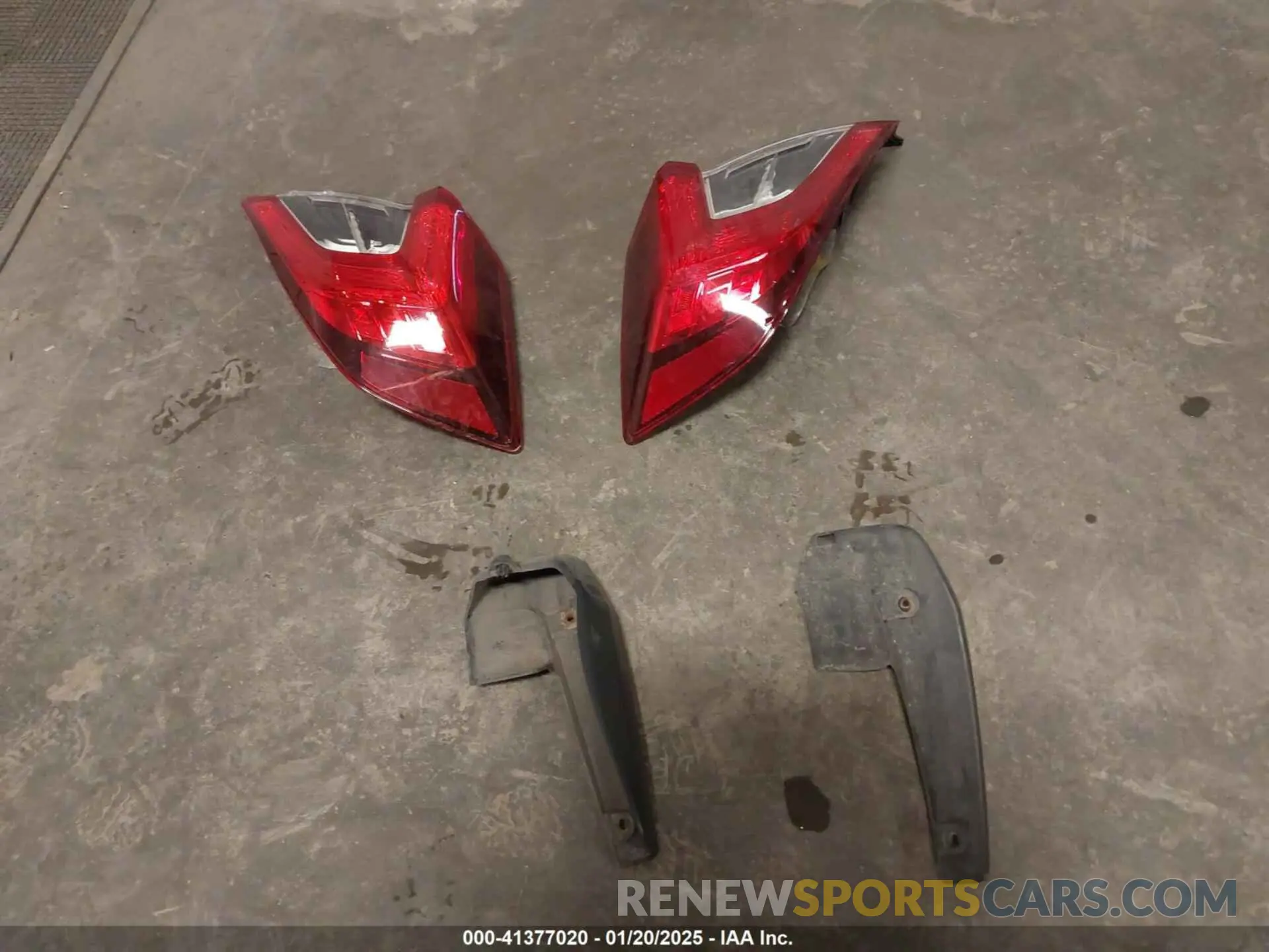 12 fotografías del automóvil dañado JHMFC1F34KX005106 HONDA CIVIC 2019