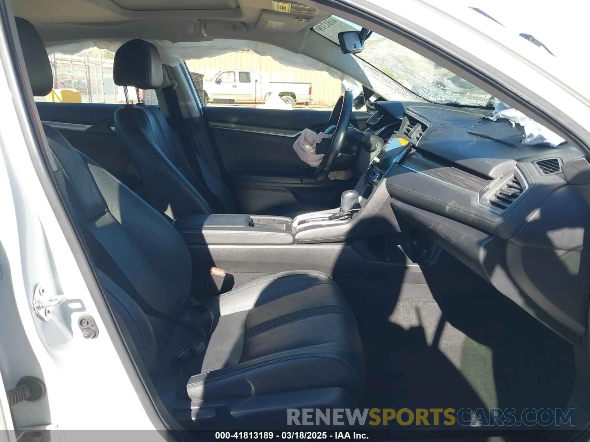 5 fotografías del automóvil dañado JHMFC1F73KX000966 HONDA CIVIC 2019