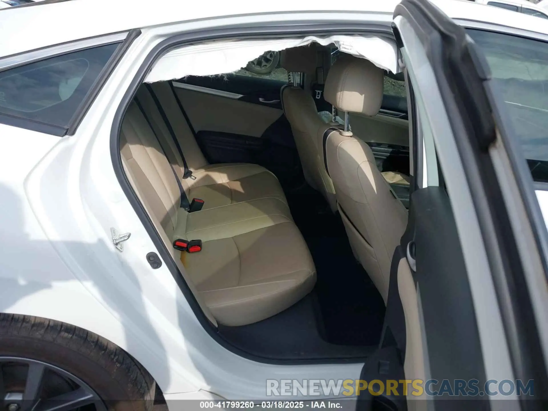 8 fotografías del automóvil dañado JHMFC1F7XKX000981 HONDA CIVIC 2019