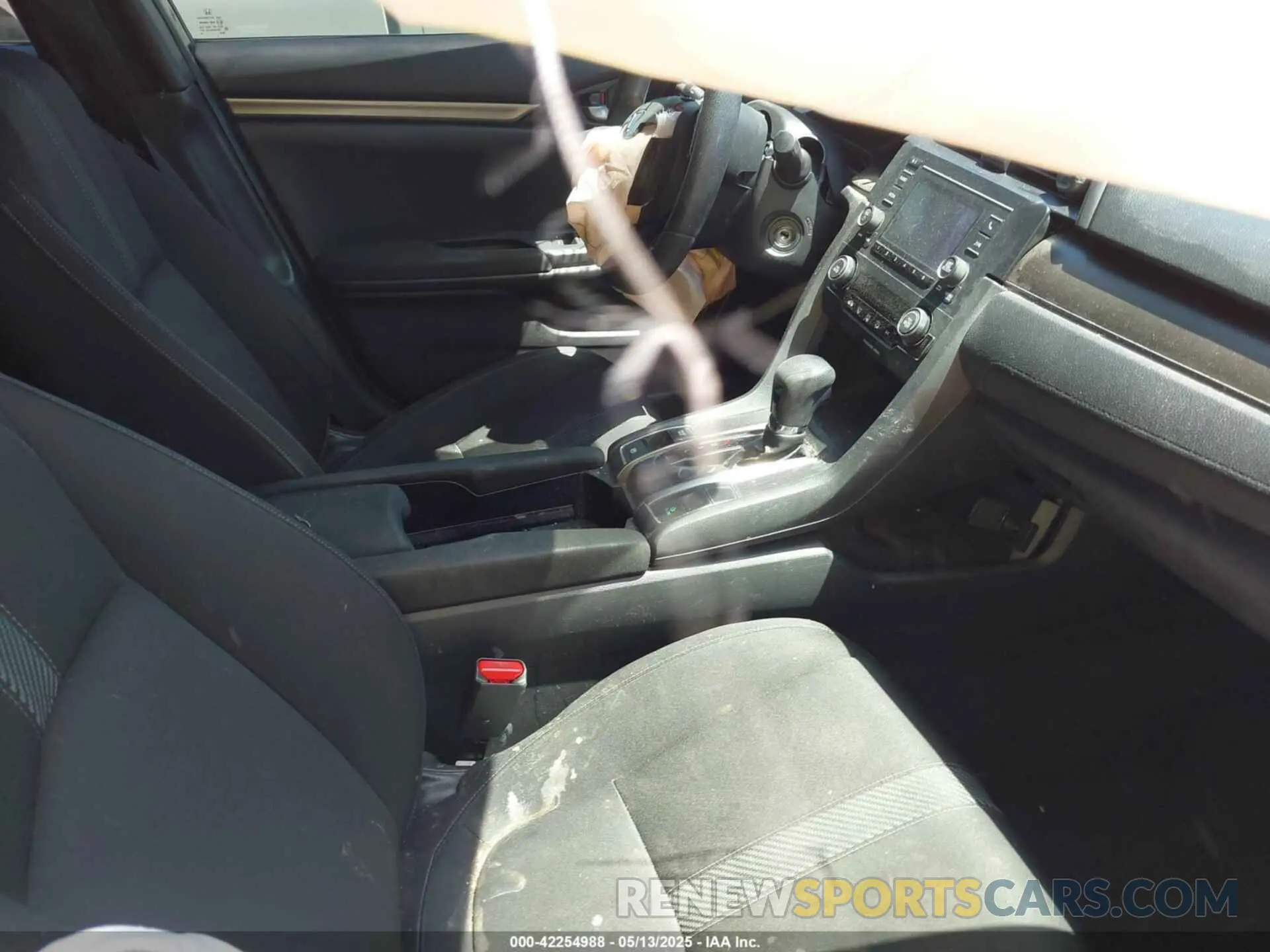 5 fotografías del automóvil dañado SHHFK7H35KU227926 HONDA CIVIC 2019