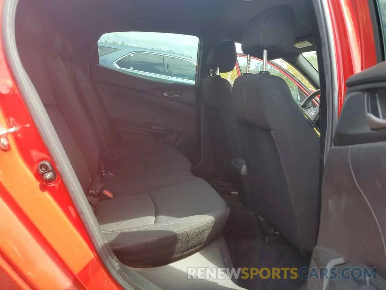 10 fotografías del automóvil dañado SHHFK7H36KU206888 HONDA CIVIC 2019