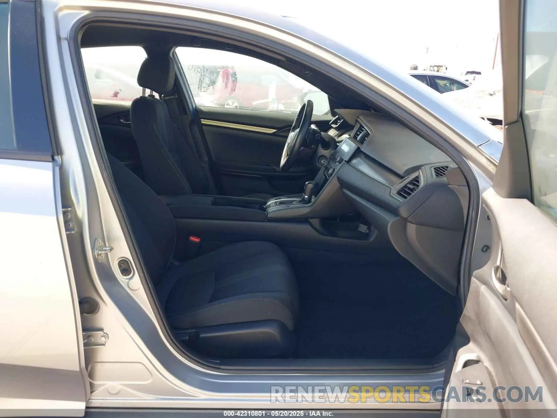 5 fotografías del automóvil dañado SHHFK7H49KU205551 HONDA CIVIC 2019