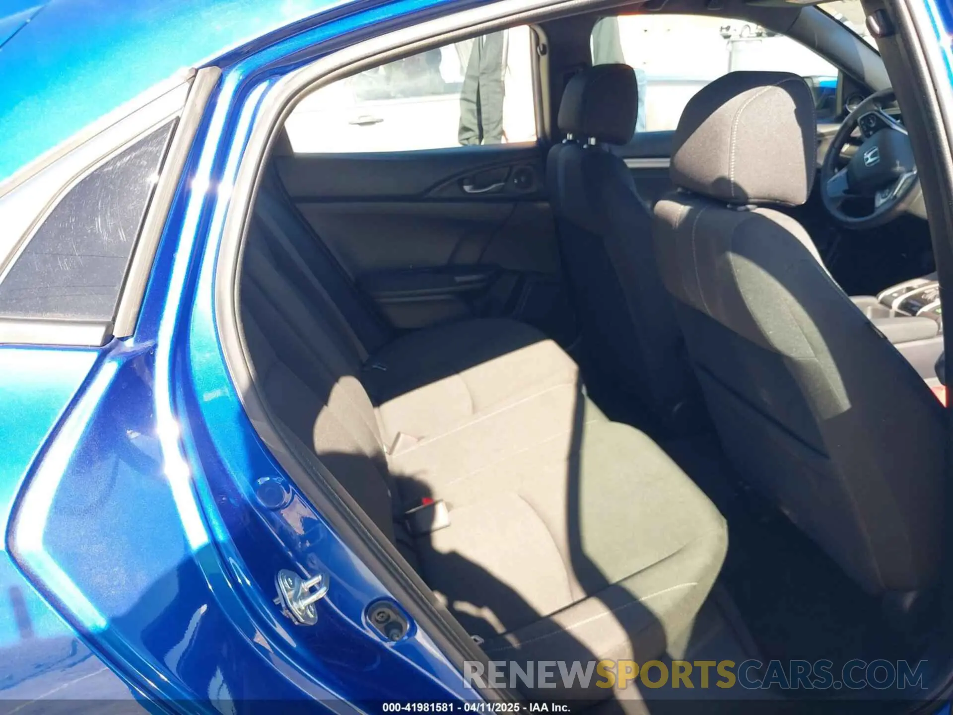 8 fotografías del automóvil dañado SHHFK7H62KU403888 HONDA CIVIC 2019