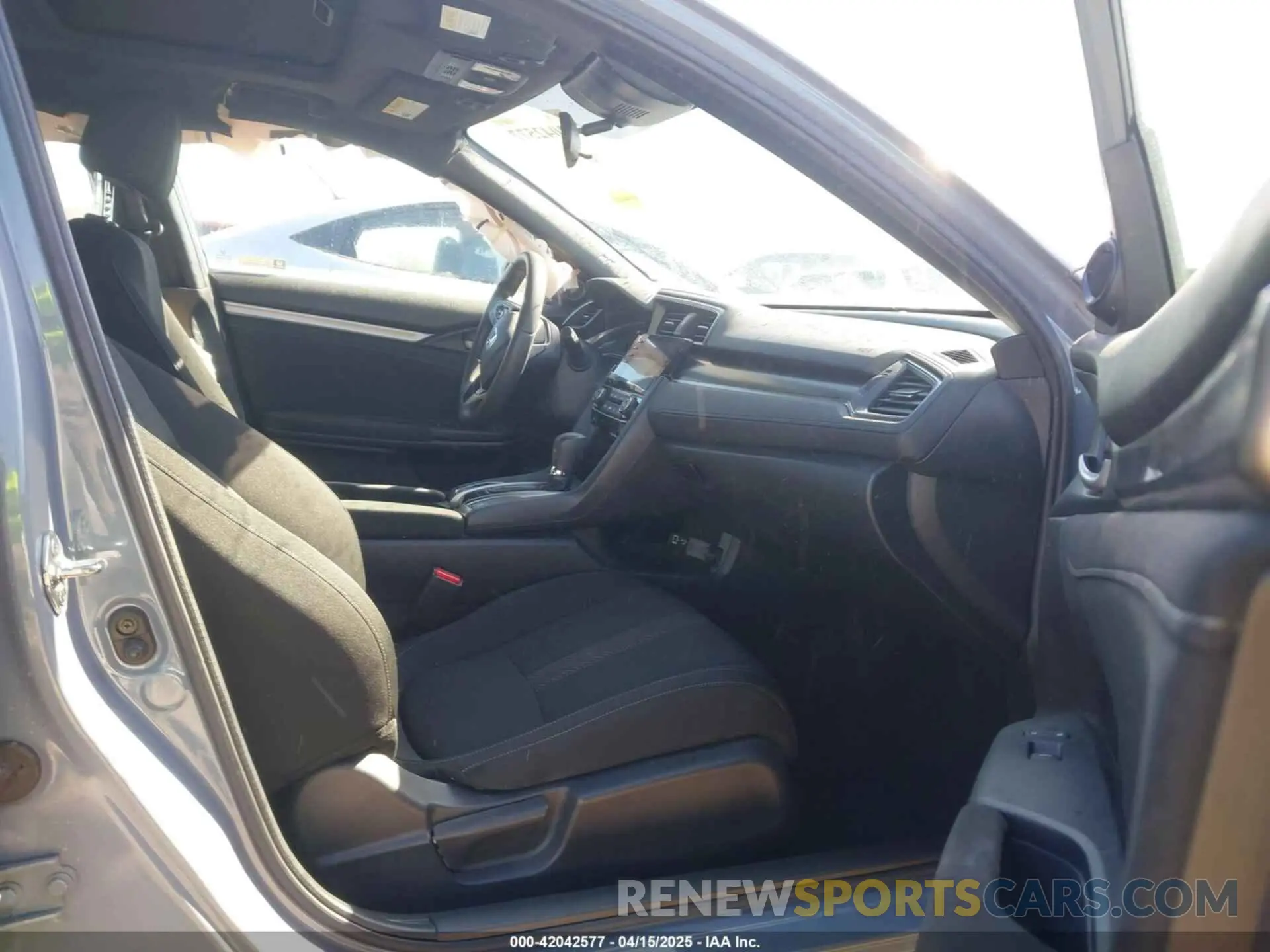 5 fotografías del automóvil dañado SHHFK7H63KU423647 HONDA CIVIC 2019