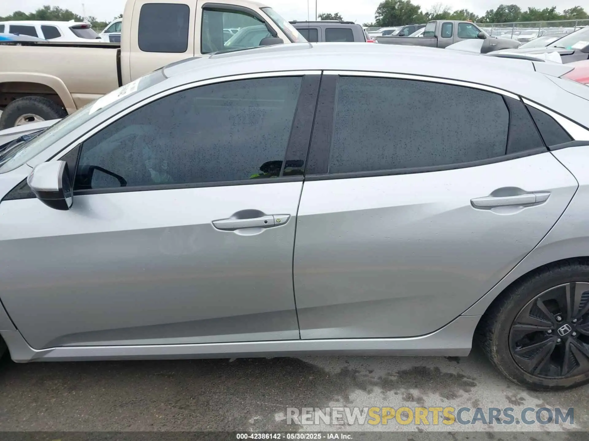 14 fotografías del automóvil dañado SHHFK7H68KU227882 HONDA CIVIC 2019