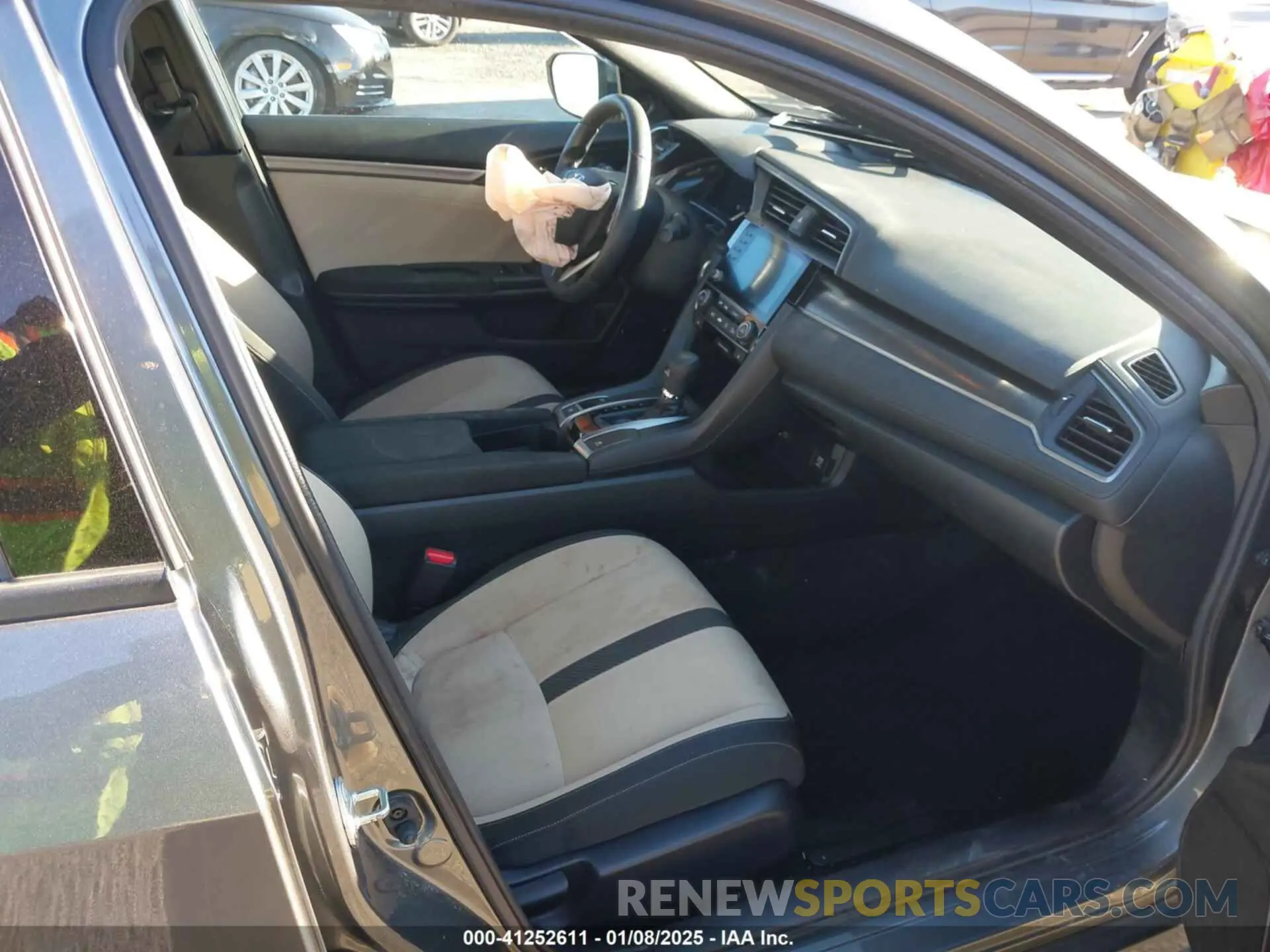 5 fotografías del automóvil dañado SHHFK7H69KU401748 HONDA CIVIC 2019