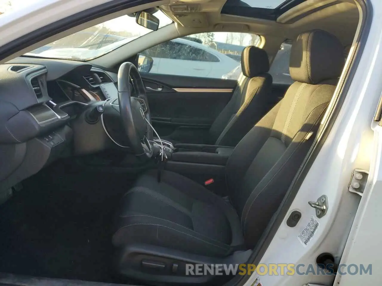 7 fotografías del automóvil dañado 19XFC1F30LE010788 HONDA CIVIC 2020