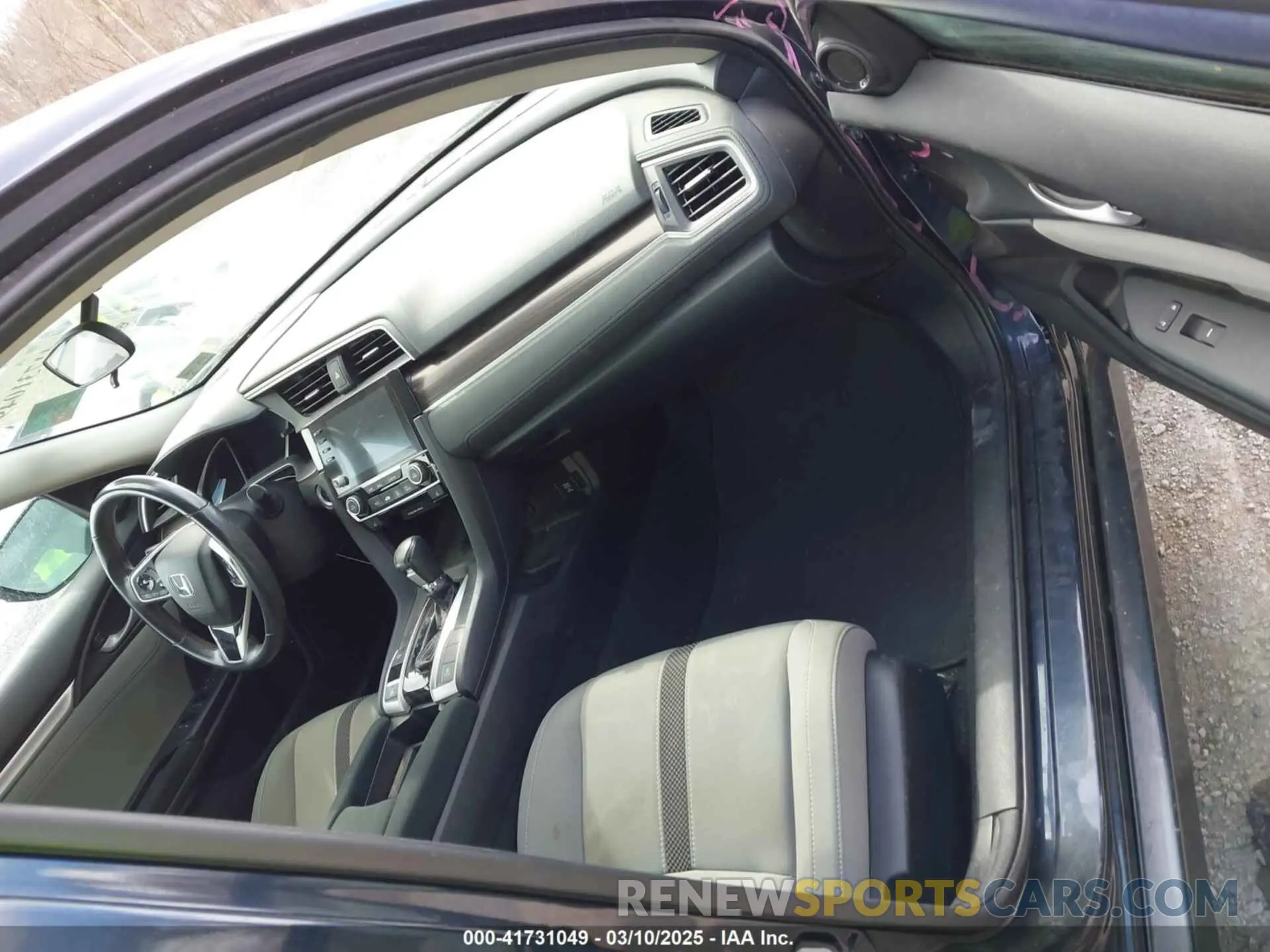 5 fotografías del automóvil dañado 19XFC1F30LE022357 HONDA CIVIC 2020