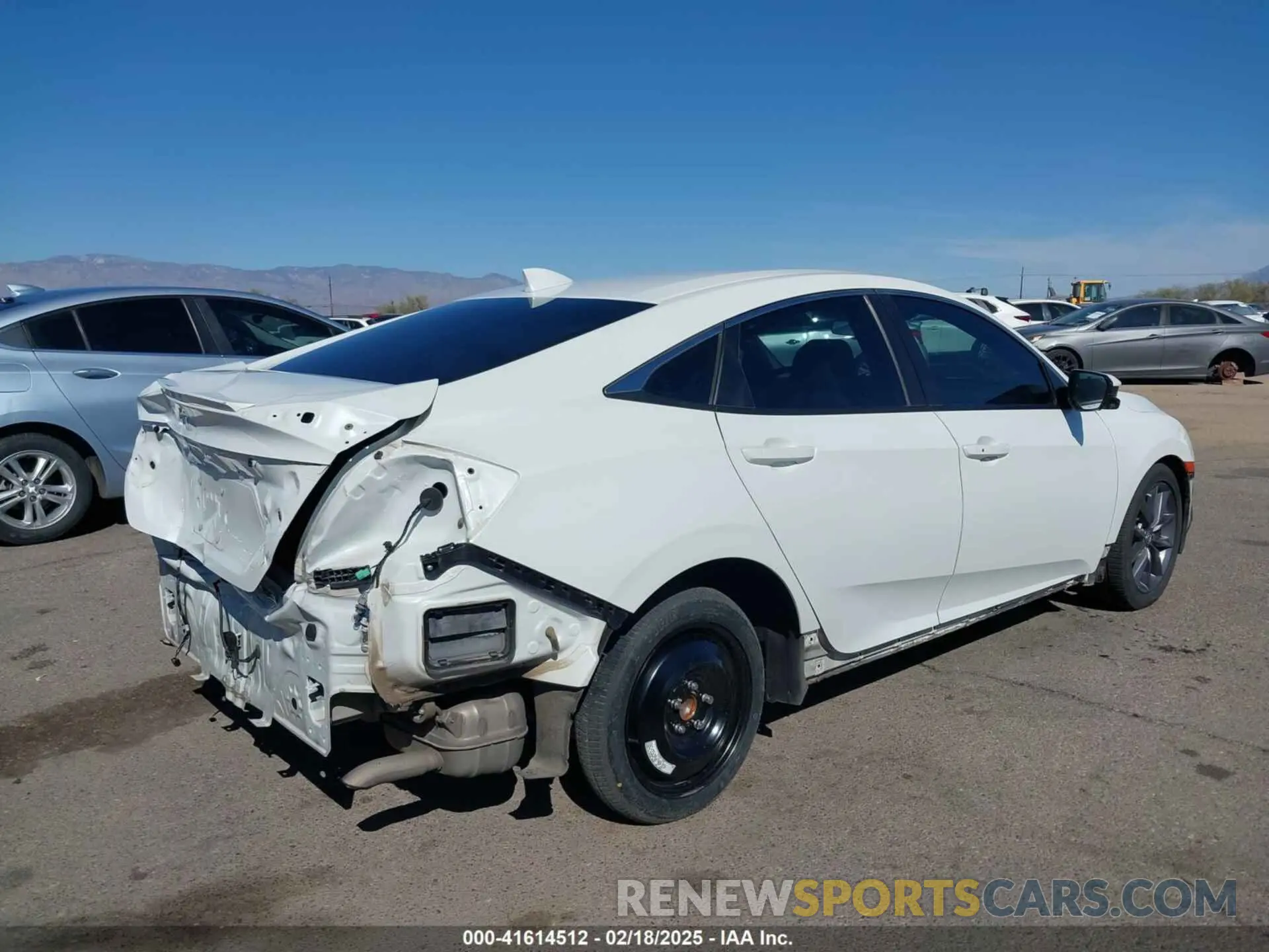 4 fotografías del automóvil dañado 19XFC1F32LE013823 HONDA CIVIC 2020