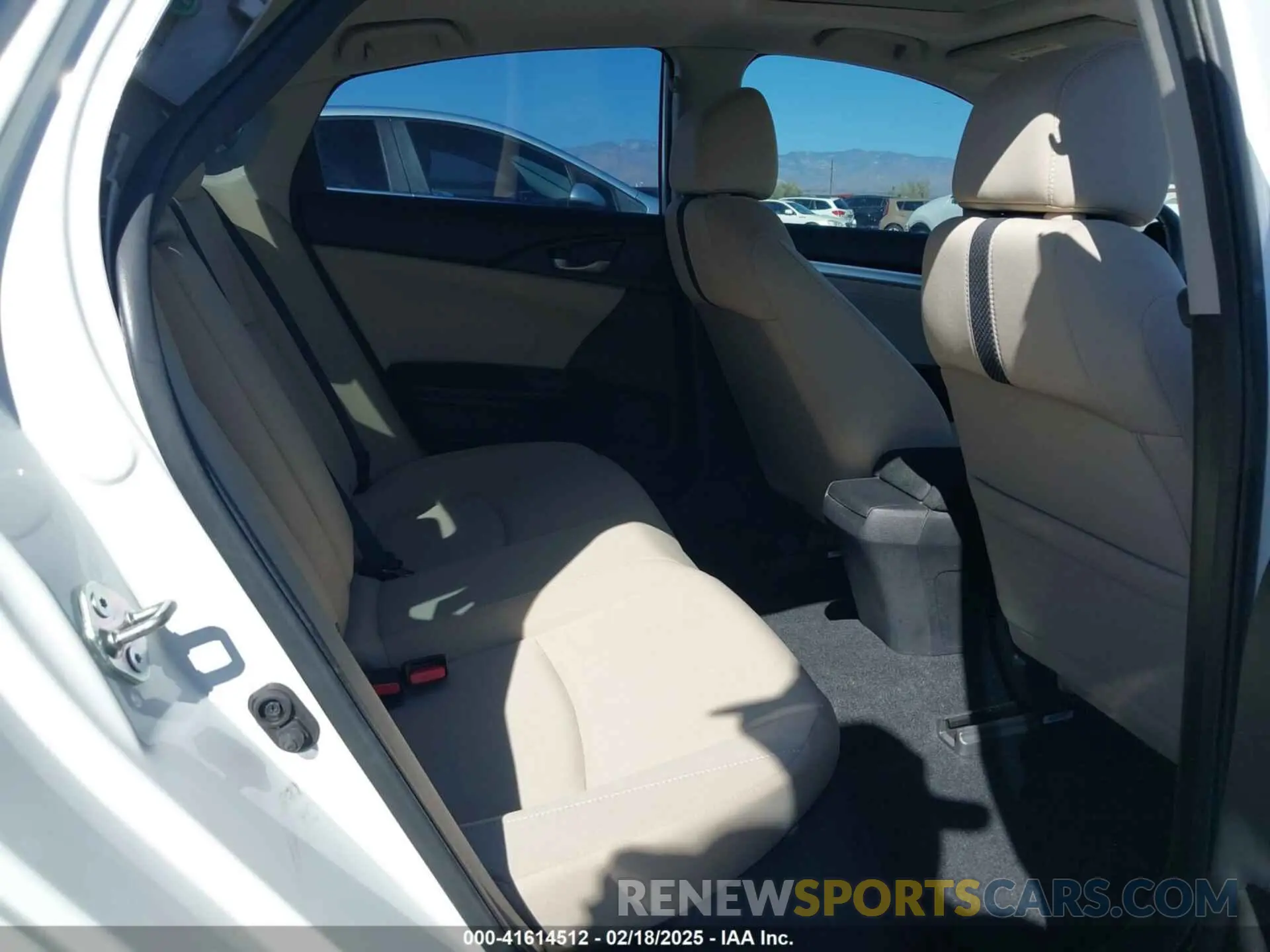 8 fotografías del automóvil dañado 19XFC1F32LE013823 HONDA CIVIC 2020