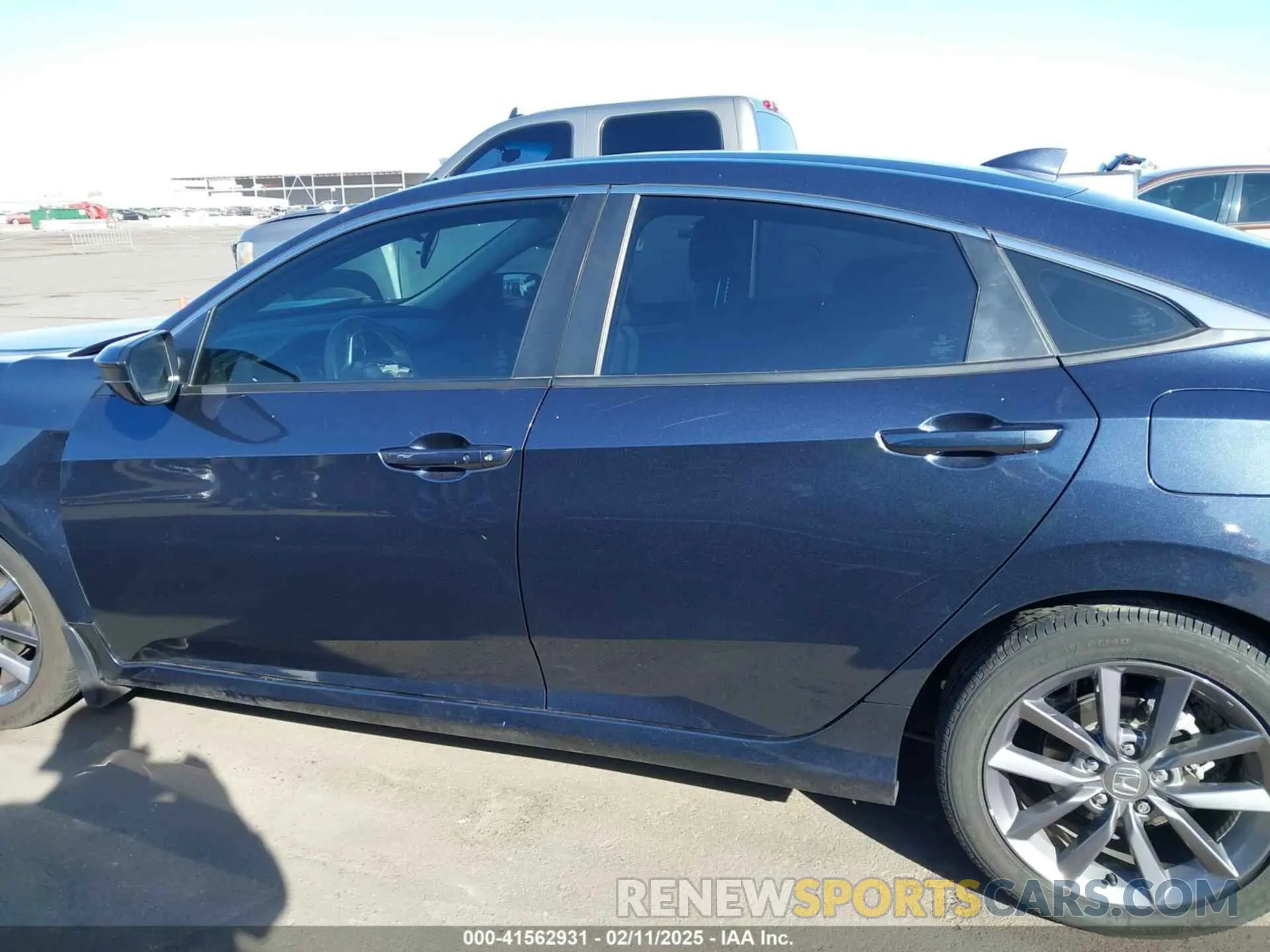 15 fotografías del automóvil dañado 19XFC1F33LE020280 HONDA CIVIC 2020