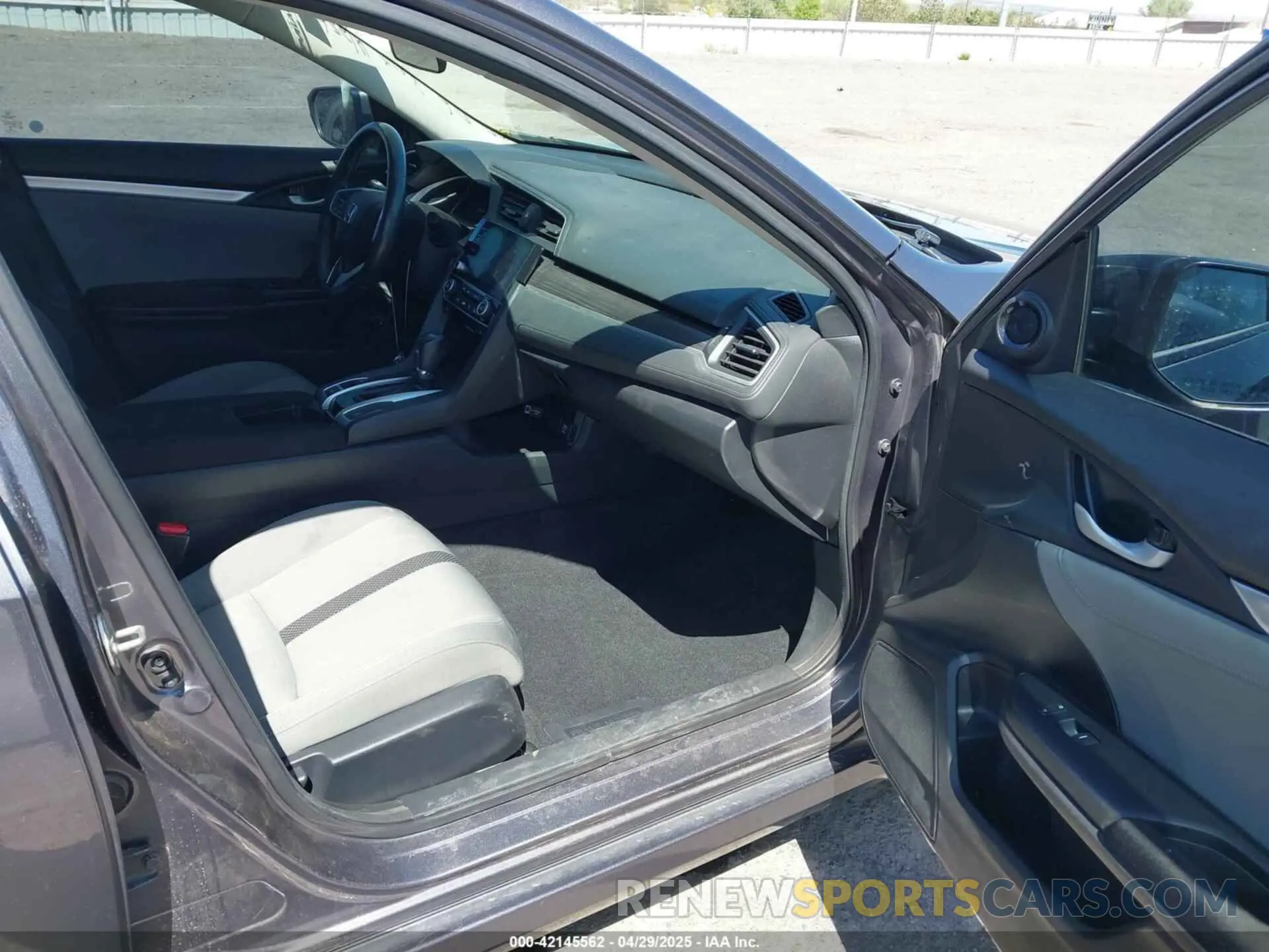 5 fotografías del automóvil dañado 19XFC1F34LE002404 HONDA CIVIC 2020
