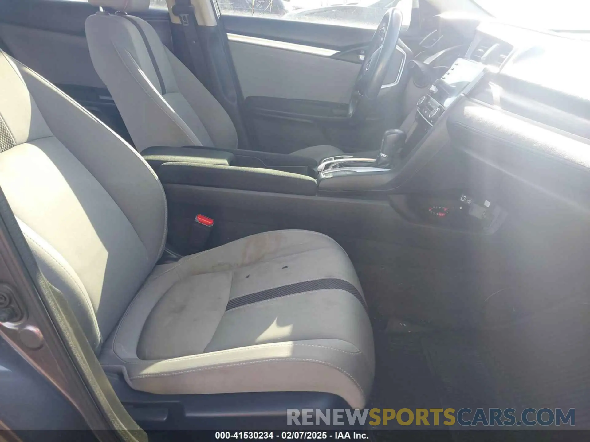5 fotografías del automóvil dañado 19XFC1F35LE201459 HONDA CIVIC 2020