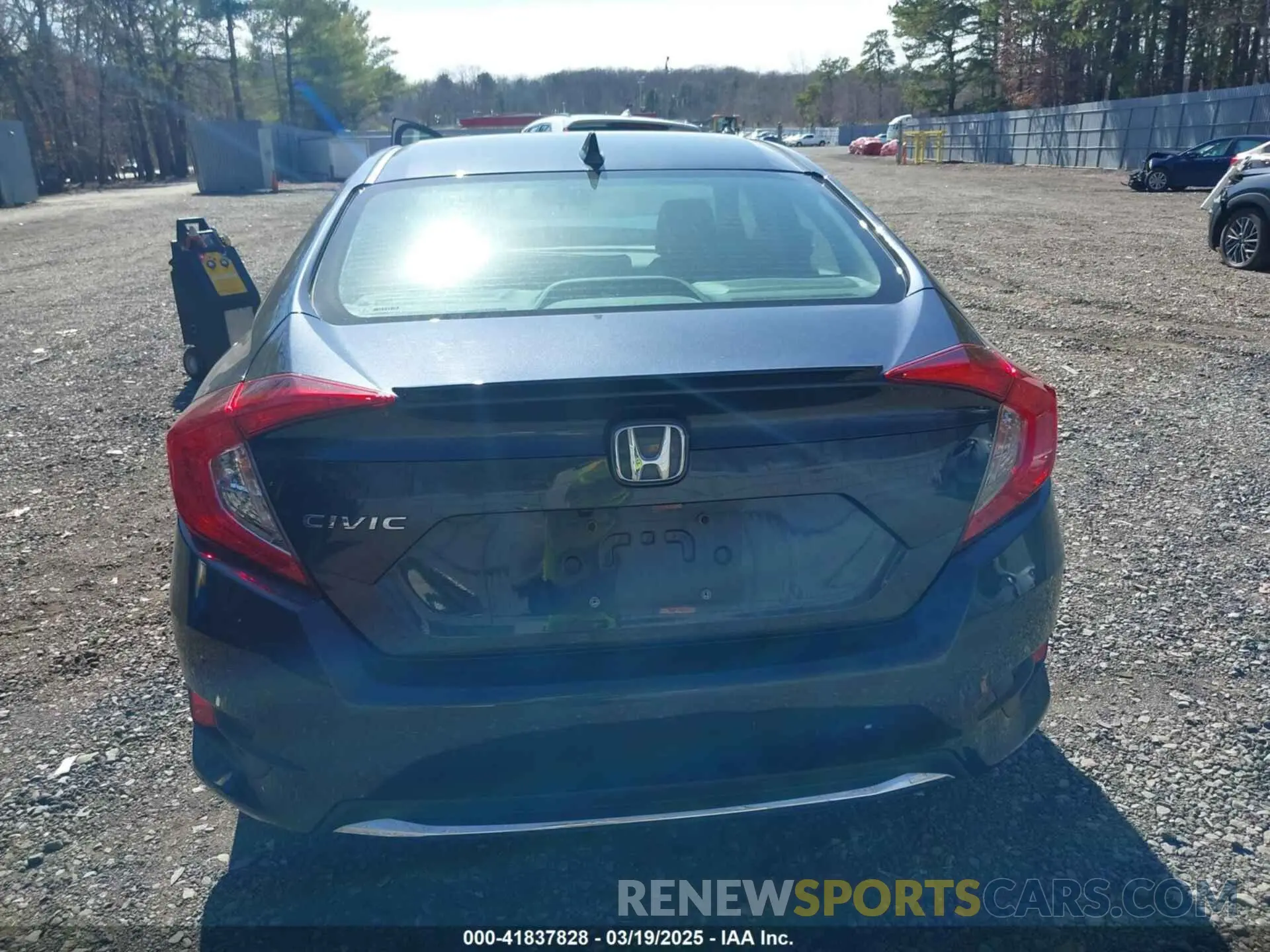 16 fotografías del automóvil dañado 19XFC1F35LE208055 HONDA CIVIC 2020