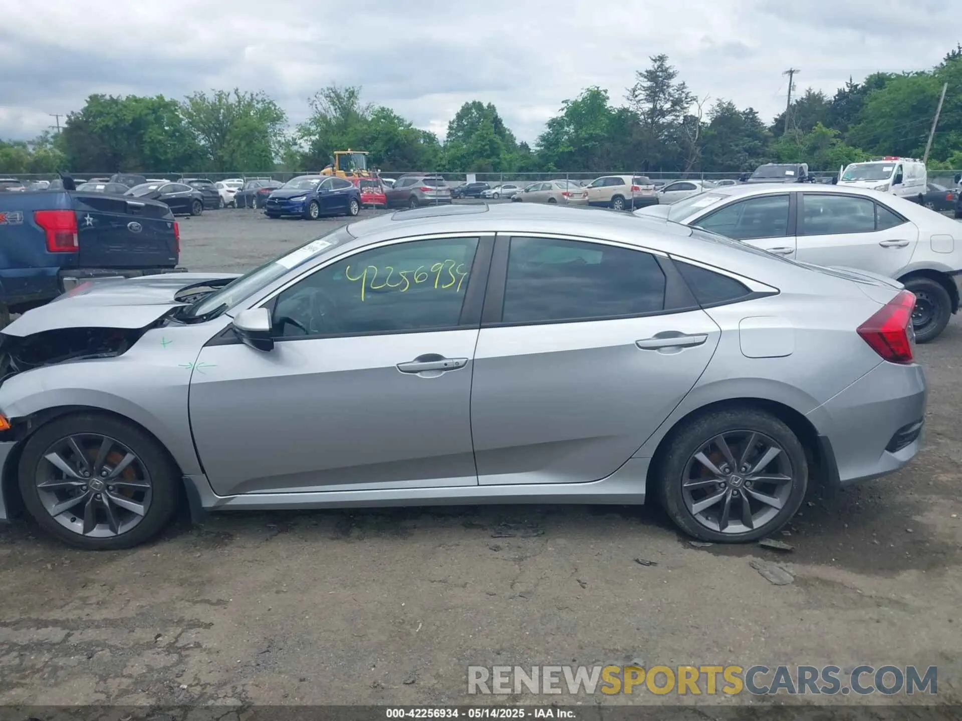 14 fotografías del automóvil dañado 19XFC1F37LE010982 HONDA CIVIC 2020