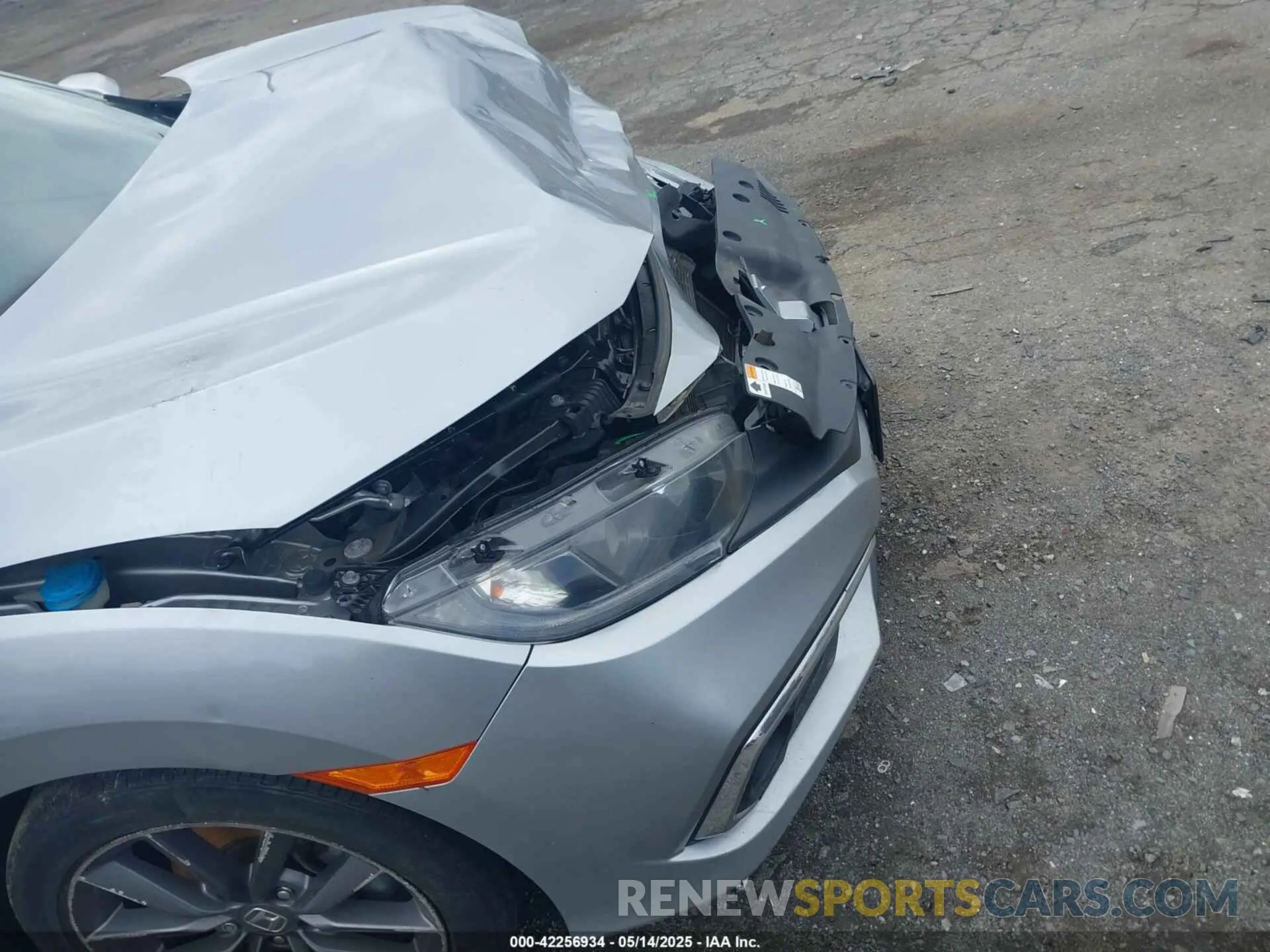 6 fotografías del automóvil dañado 19XFC1F37LE010982 HONDA CIVIC 2020