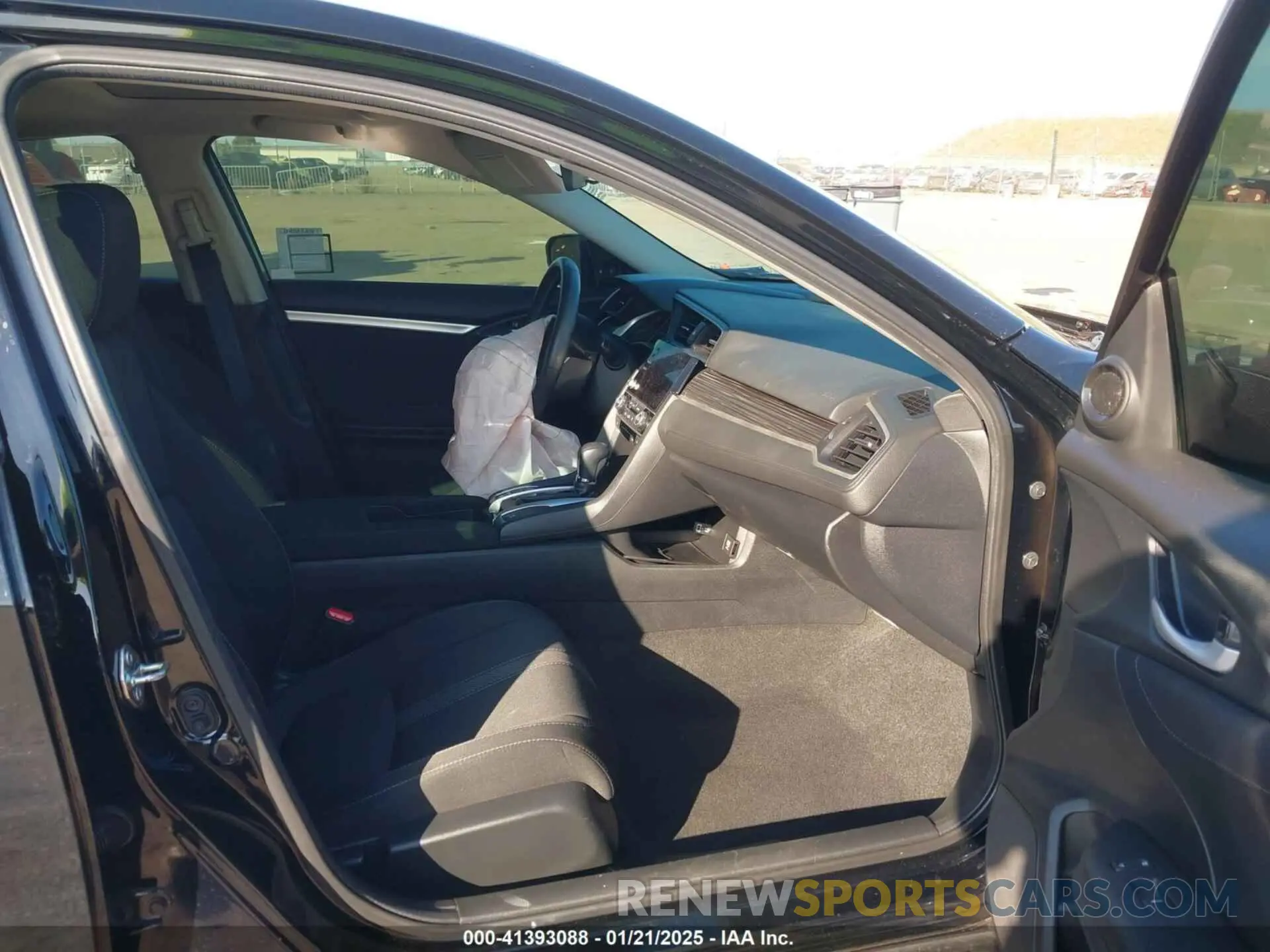 5 fotografías del automóvil dañado 19XFC1F37LE202788 HONDA CIVIC 2020