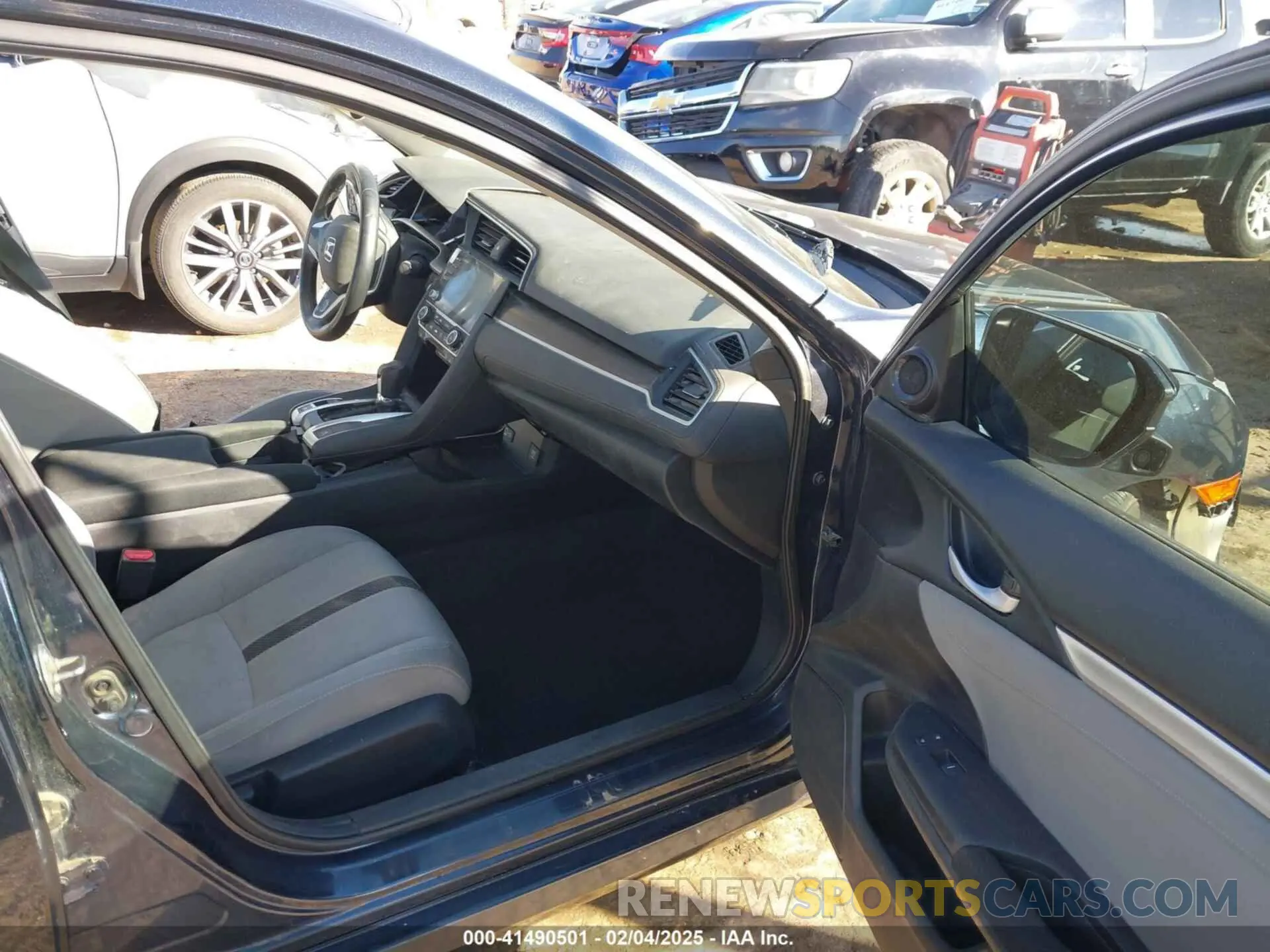 5 fotografías del automóvil dañado 19XFC1F38LE002275 HONDA CIVIC 2020
