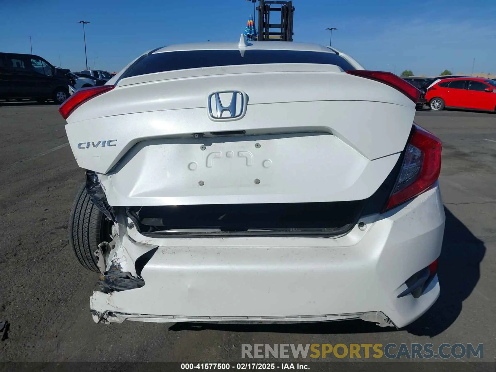 16 fotografías del automóvil dañado 19XFC1F38LE209314 HONDA CIVIC 2020