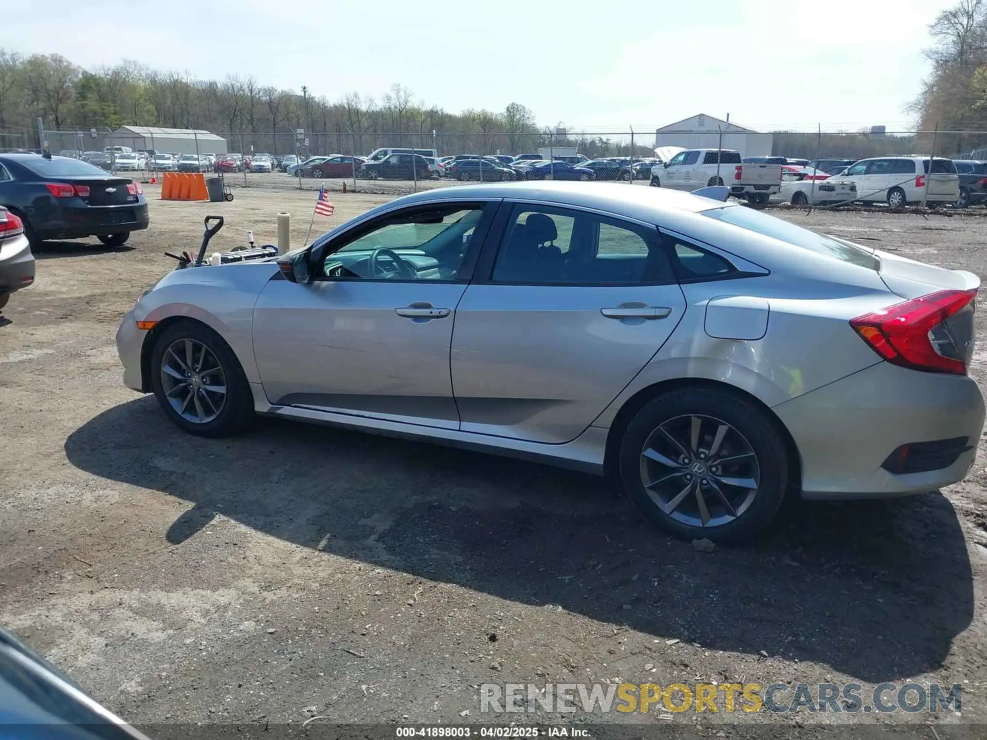 15 fotografías del automóvil dañado 19XFC1F38LE209734 HONDA CIVIC 2020