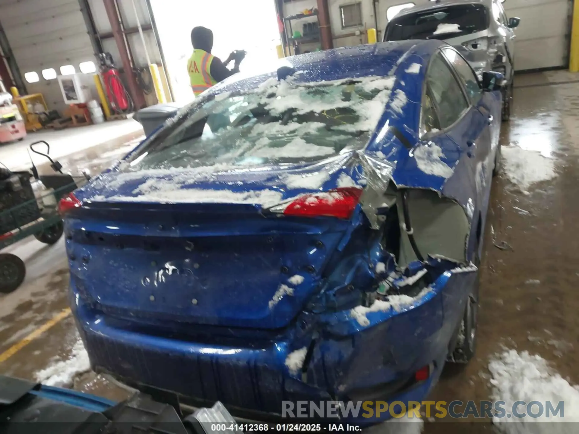 16 fotografías del automóvil dañado 19XFC1F39LE013558 HONDA CIVIC 2020