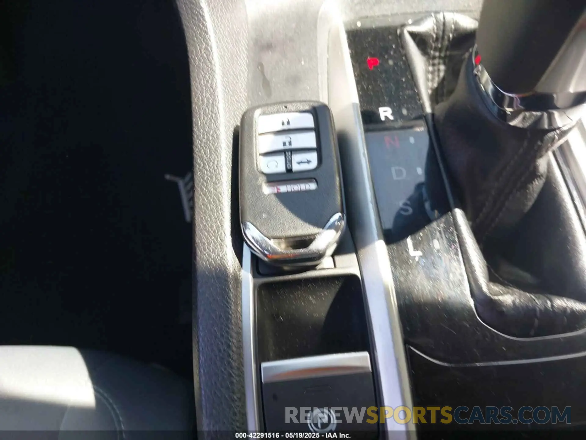 11 fotografías del automóvil dañado 19XFC1F3XLE212103 HONDA CIVIC 2020