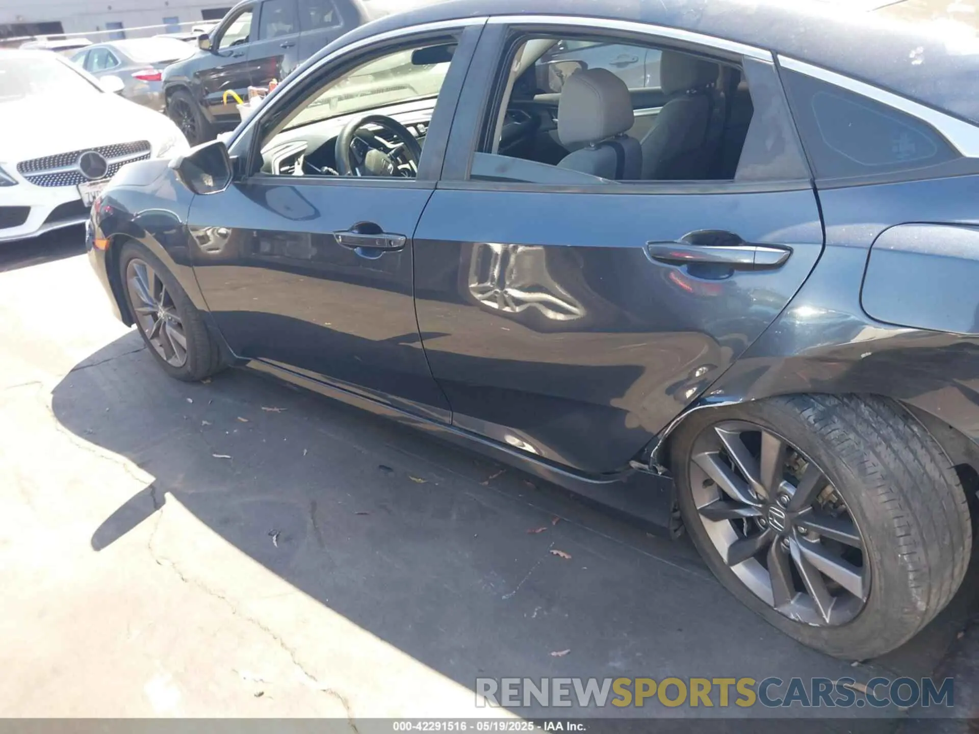 14 fotografías del automóvil dañado 19XFC1F3XLE212103 HONDA CIVIC 2020
