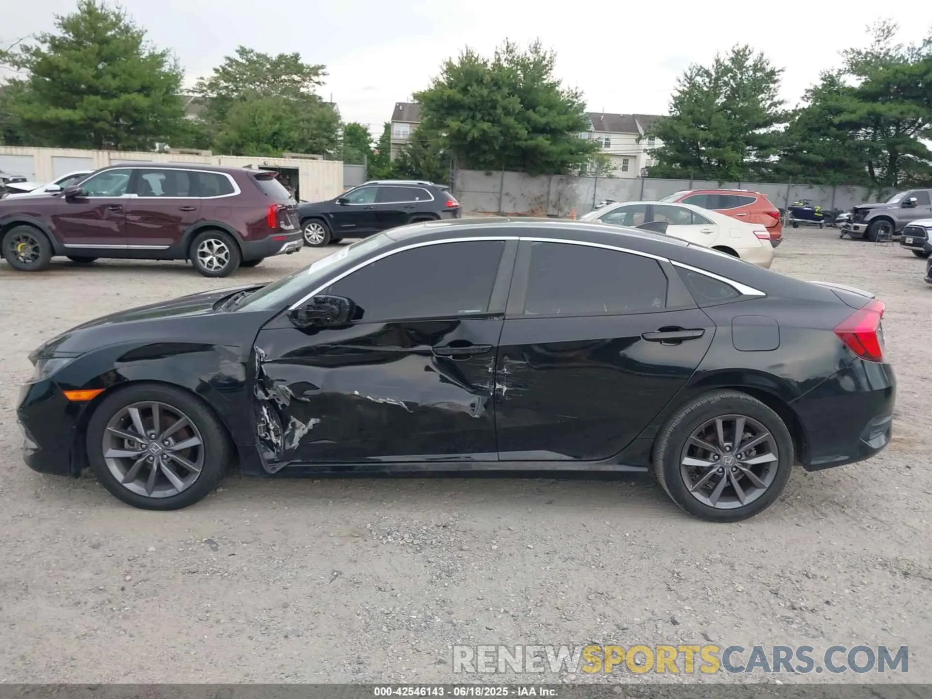13 fotografías del automóvil dañado 19XFC1F3XLE215843 HONDA CIVIC 2020