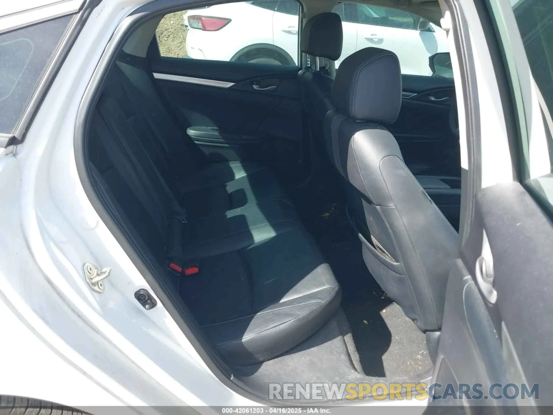 8 fotografías del automóvil dañado 19XFC1F73LE001358 HONDA CIVIC 2020