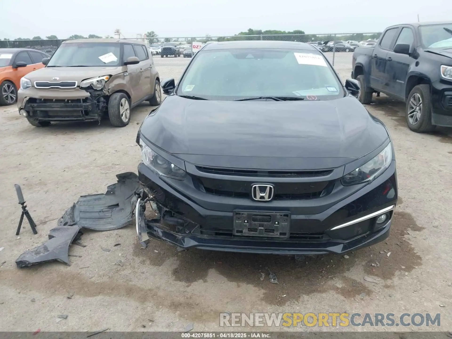 12 fotografías del automóvil dañado 19XFC1F73LE008083 HONDA CIVIC 2020