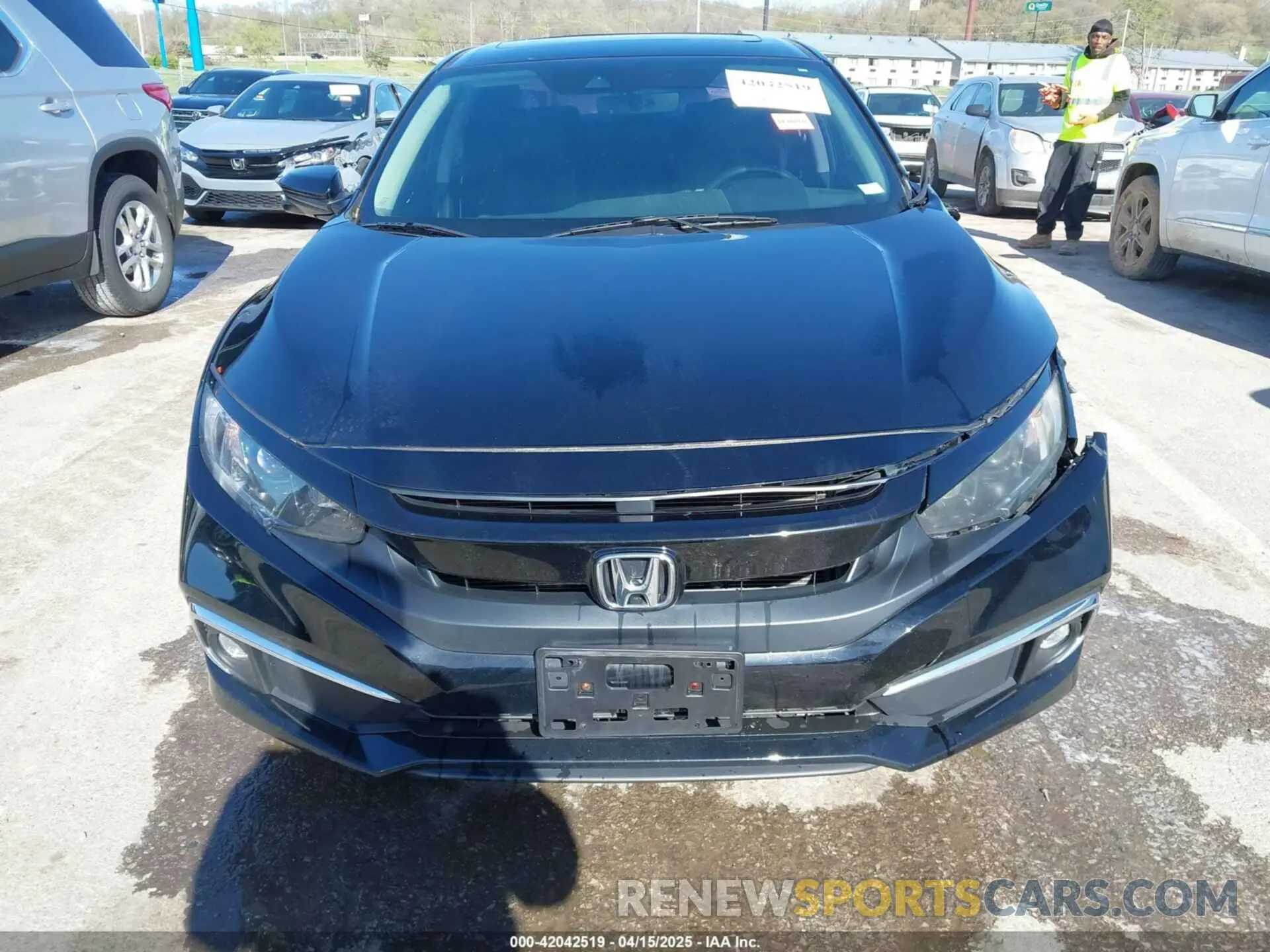 12 fotografías del automóvil dañado 19XFC1F73LE017656 HONDA CIVIC 2020