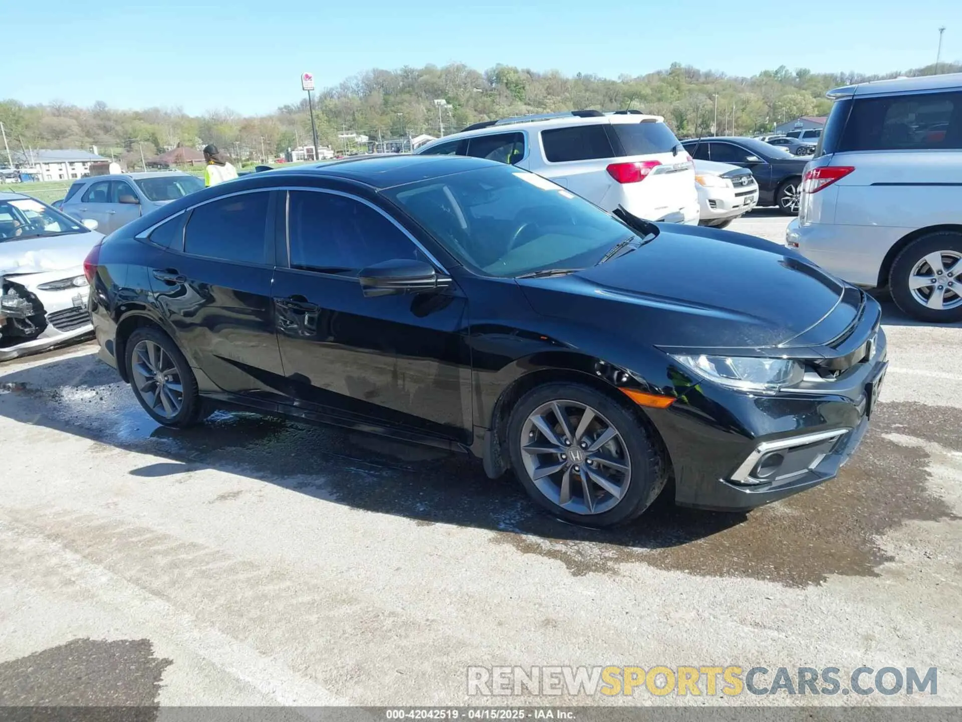 13 fotografías del automóvil dañado 19XFC1F73LE017656 HONDA CIVIC 2020