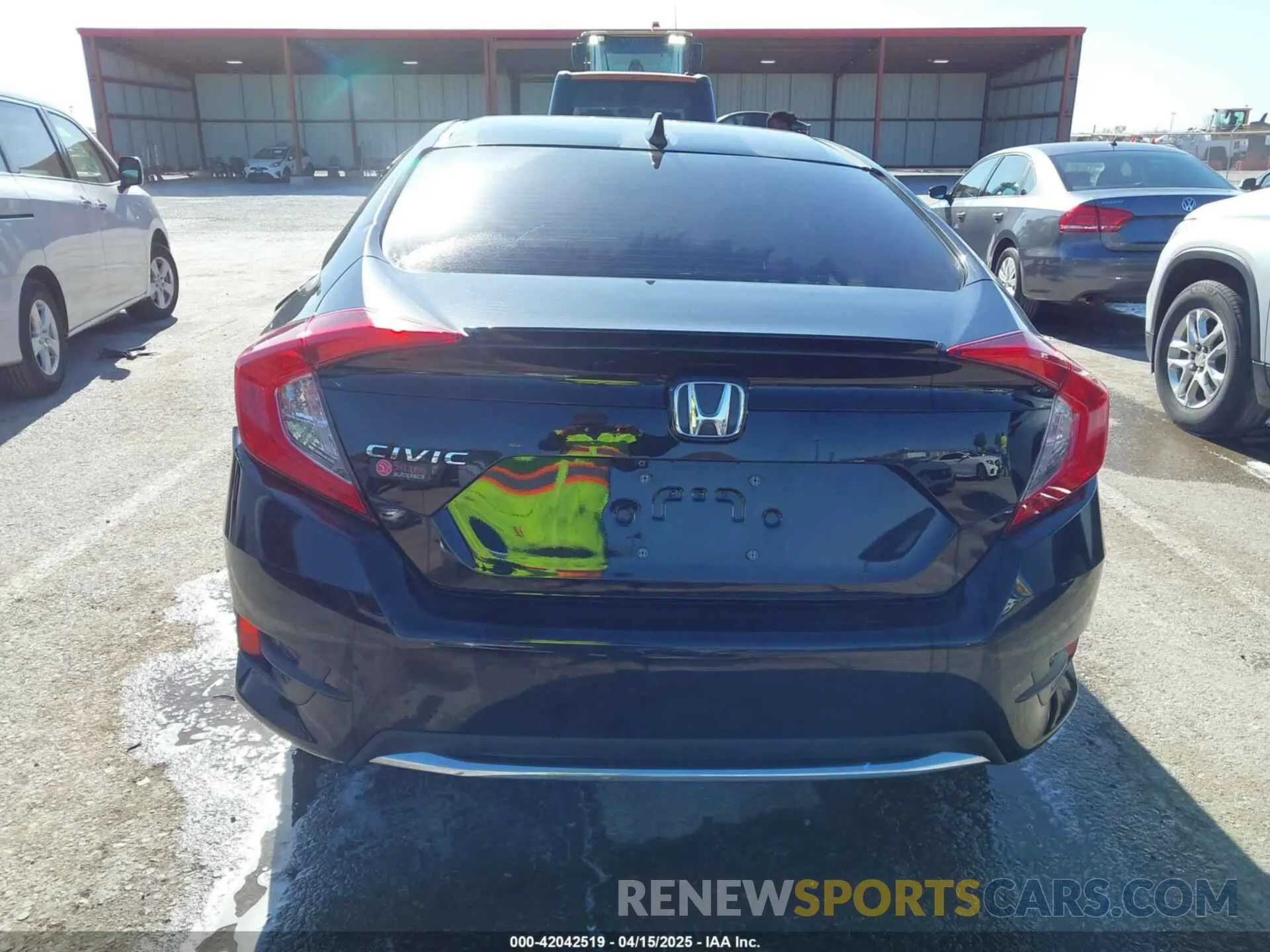 16 fotografías del automóvil dañado 19XFC1F73LE017656 HONDA CIVIC 2020