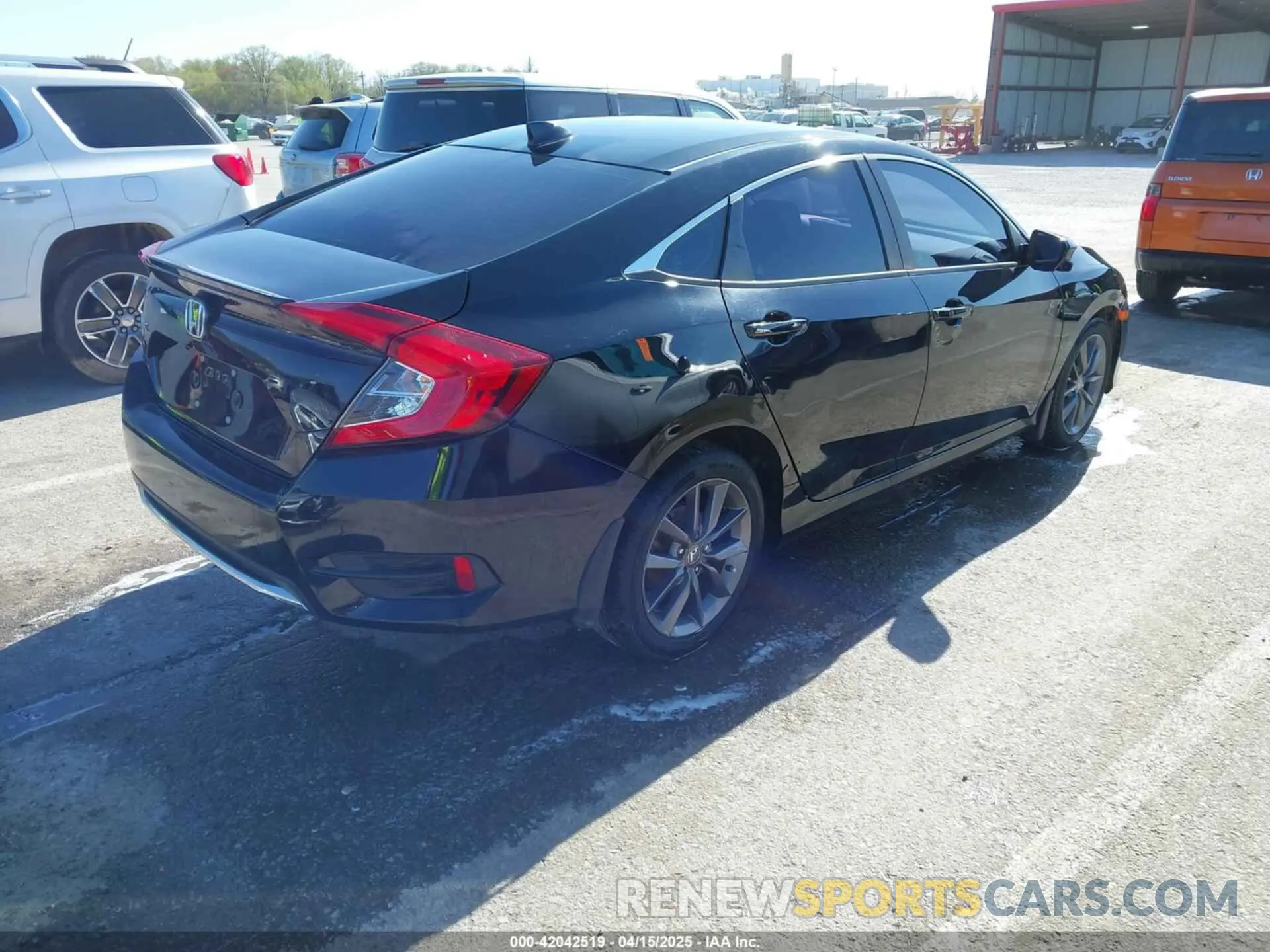 4 fotografías del automóvil dañado 19XFC1F73LE017656 HONDA CIVIC 2020