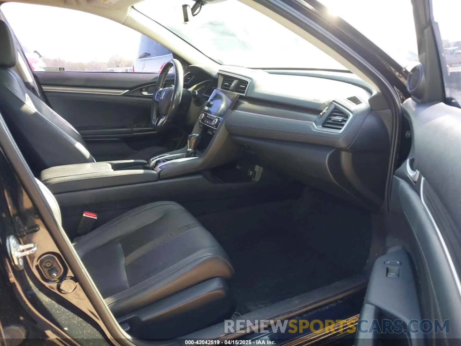 5 fotografías del automóvil dañado 19XFC1F73LE017656 HONDA CIVIC 2020