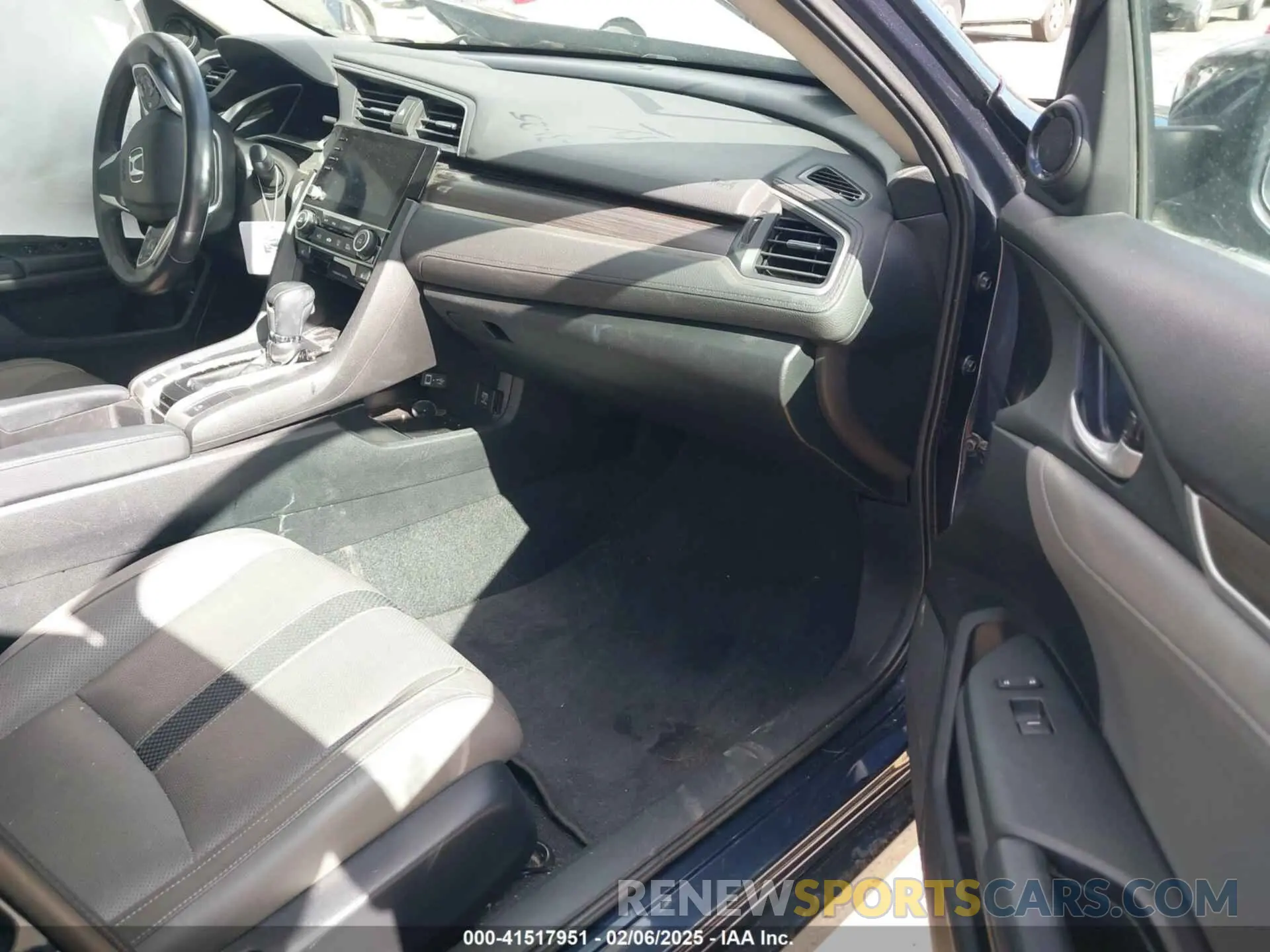 5 fotografías del automóvil dañado 19XFC1F78LE019550 HONDA CIVIC 2020