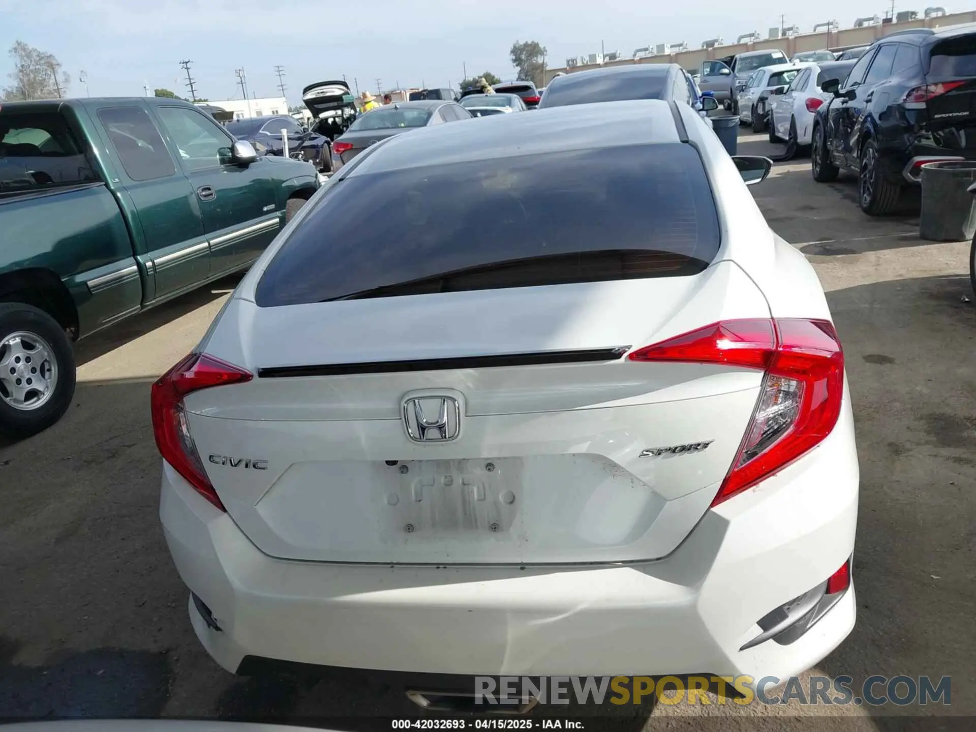 16 fotografías del automóvil dañado 19XFC2E88LE001033 HONDA CIVIC 2020